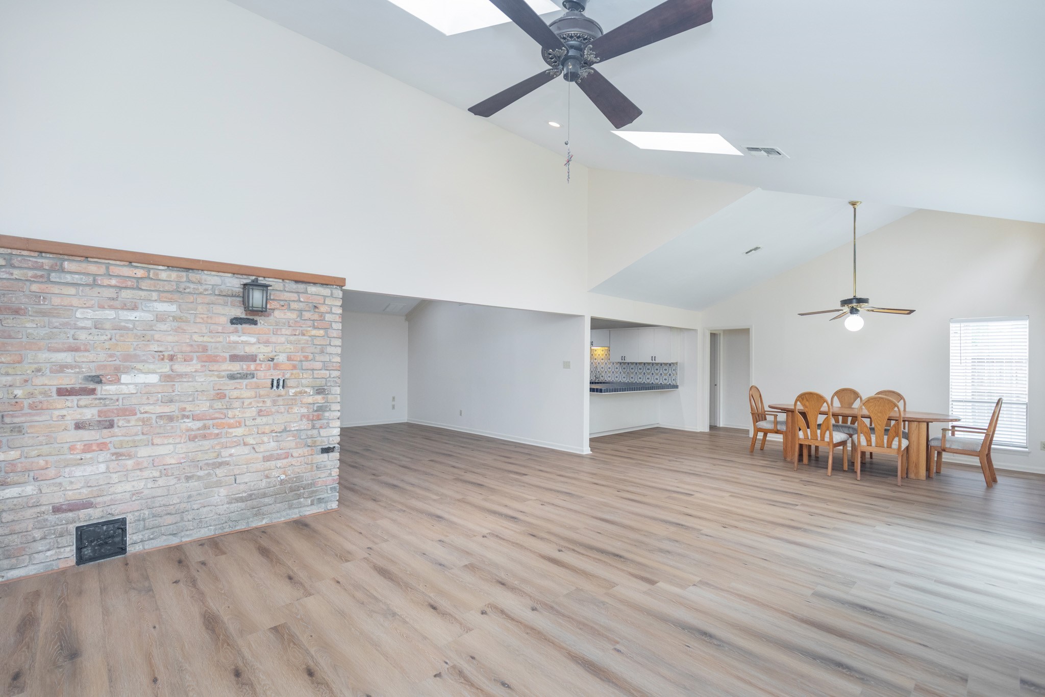 921 Victoria Drive Property Photo 14