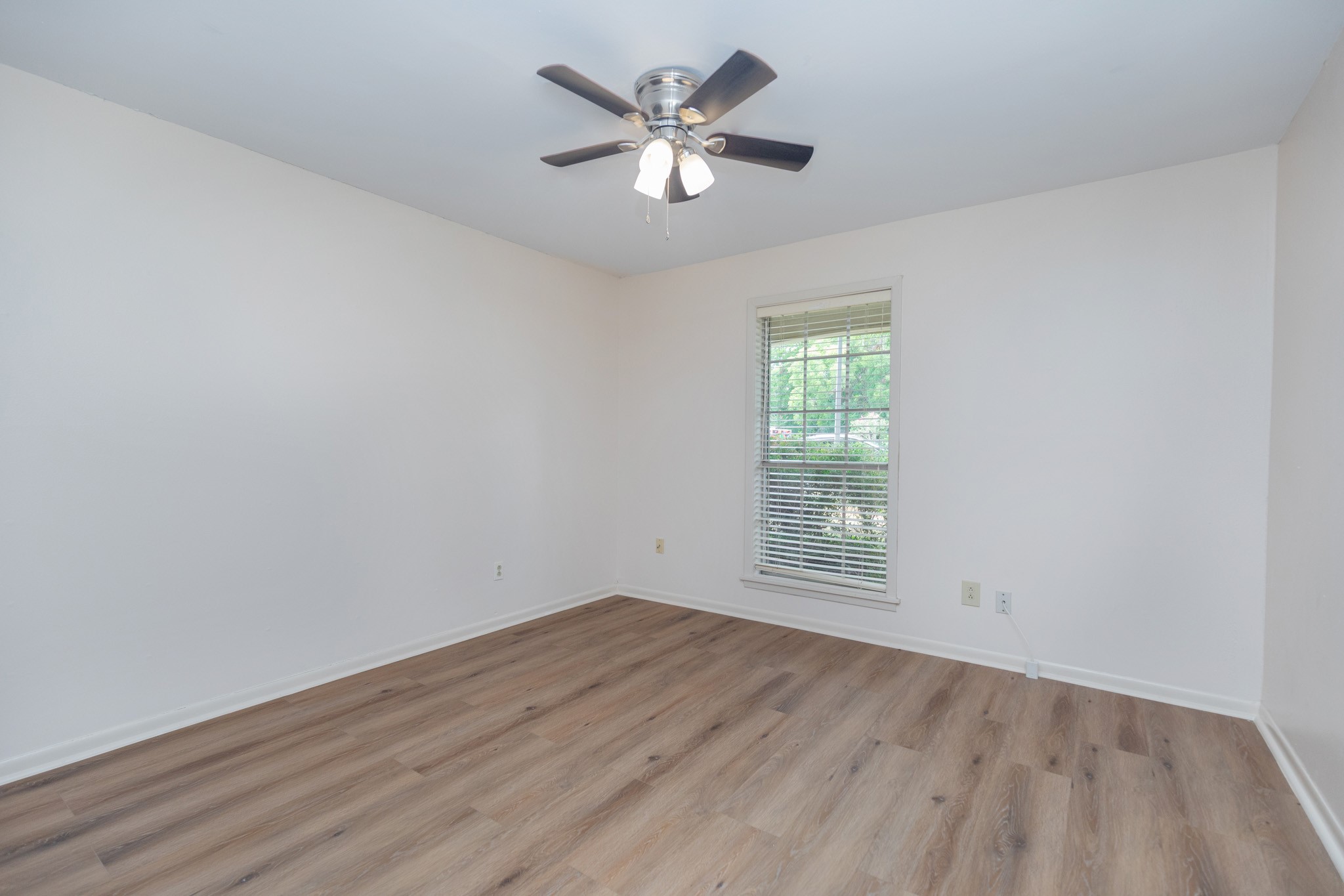 921 Victoria Drive Property Photo 31