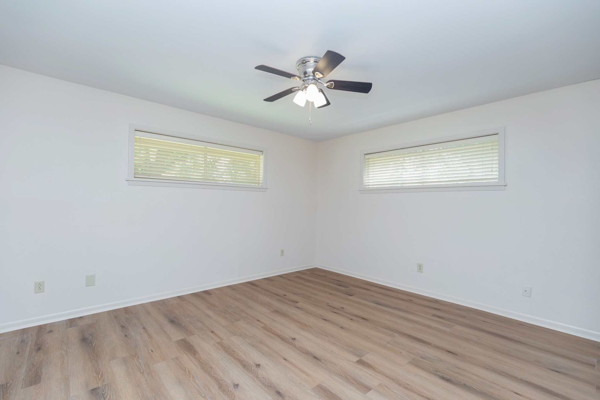 921 Victoria Drive Property Photo 33