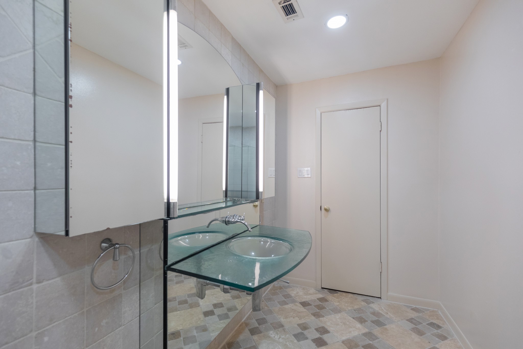 921 Victoria Drive Property Photo 37