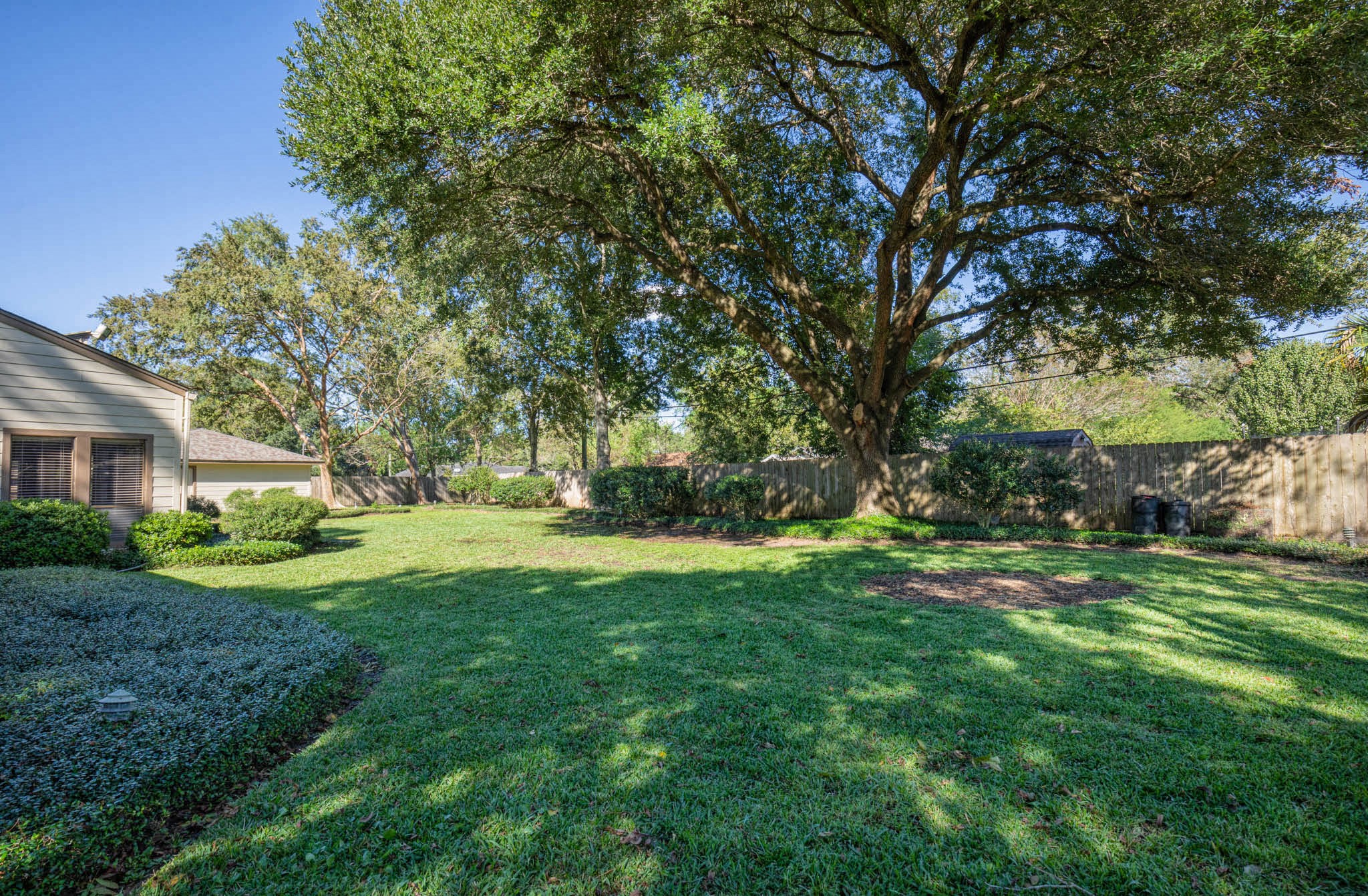 921 Victoria Drive Property Photo 39