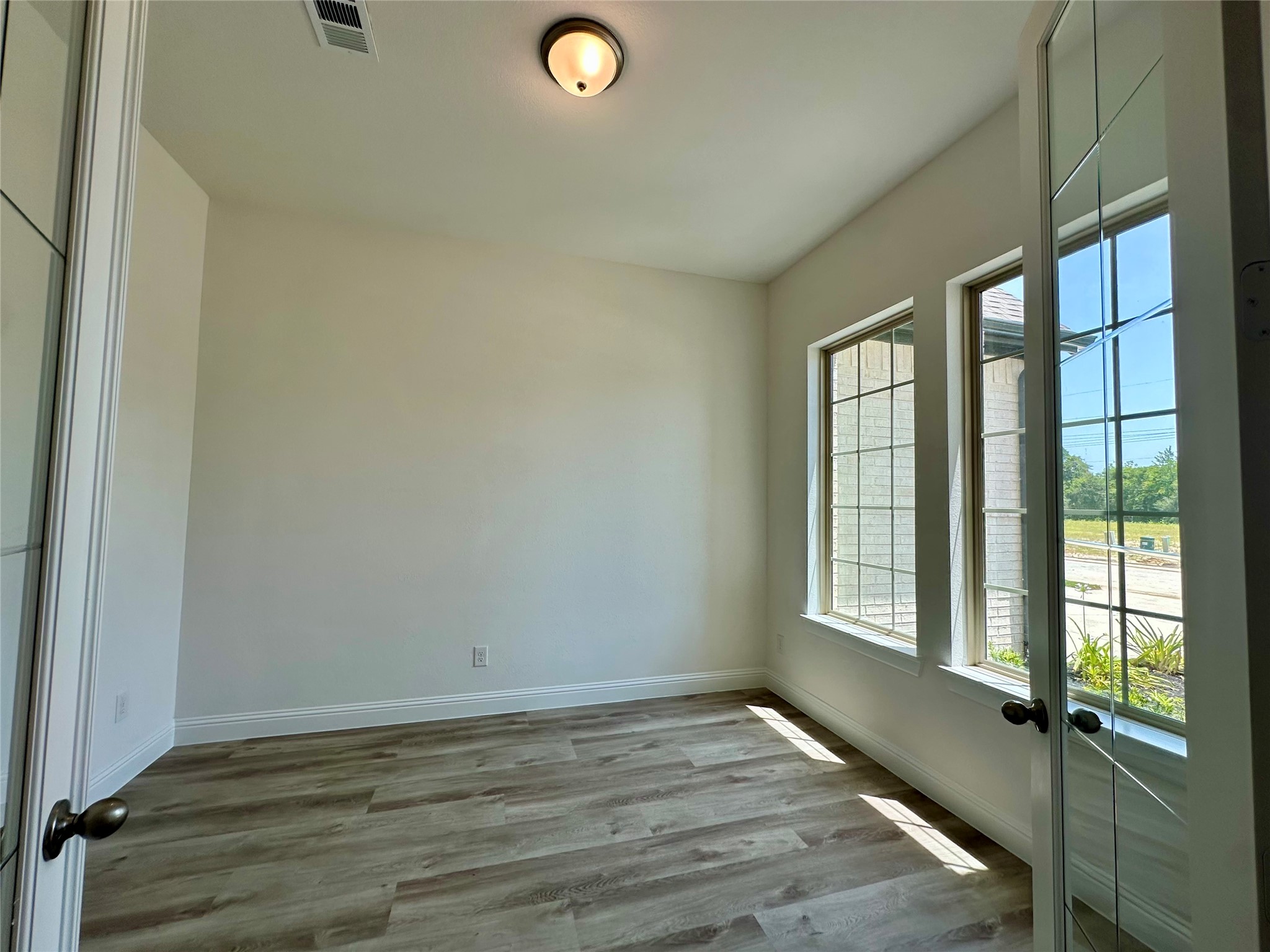 918 Groundwater Way Property Photo 3