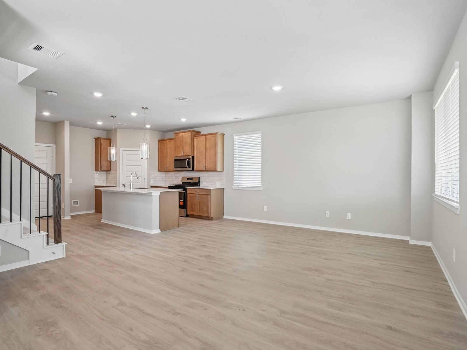 1034 Cedar Place Lane Property Photo 6