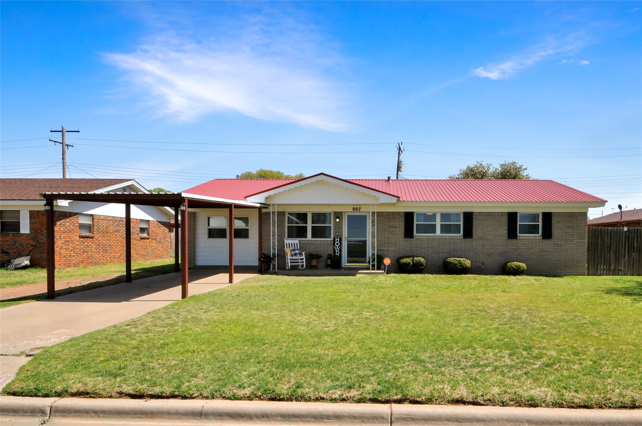 807 Ridgelea Drive Property Photo 1