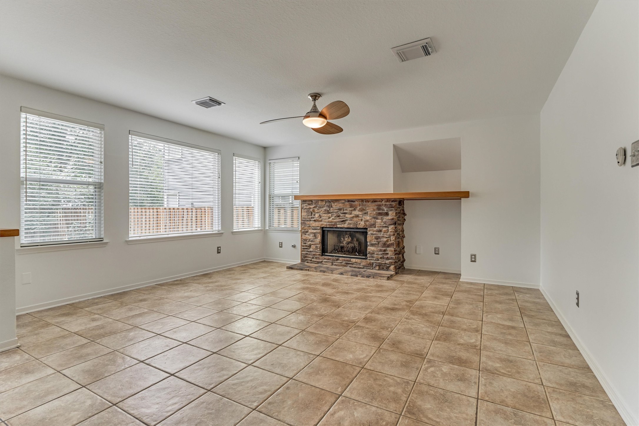 59 W Gaslight Place Property Photo 8