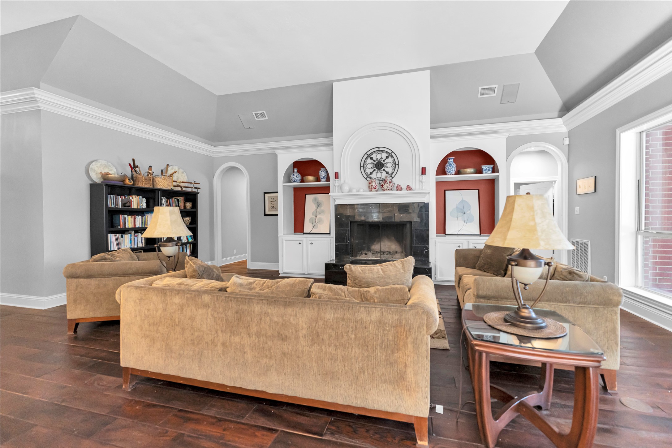 122 E Park Drive Property Photo 6