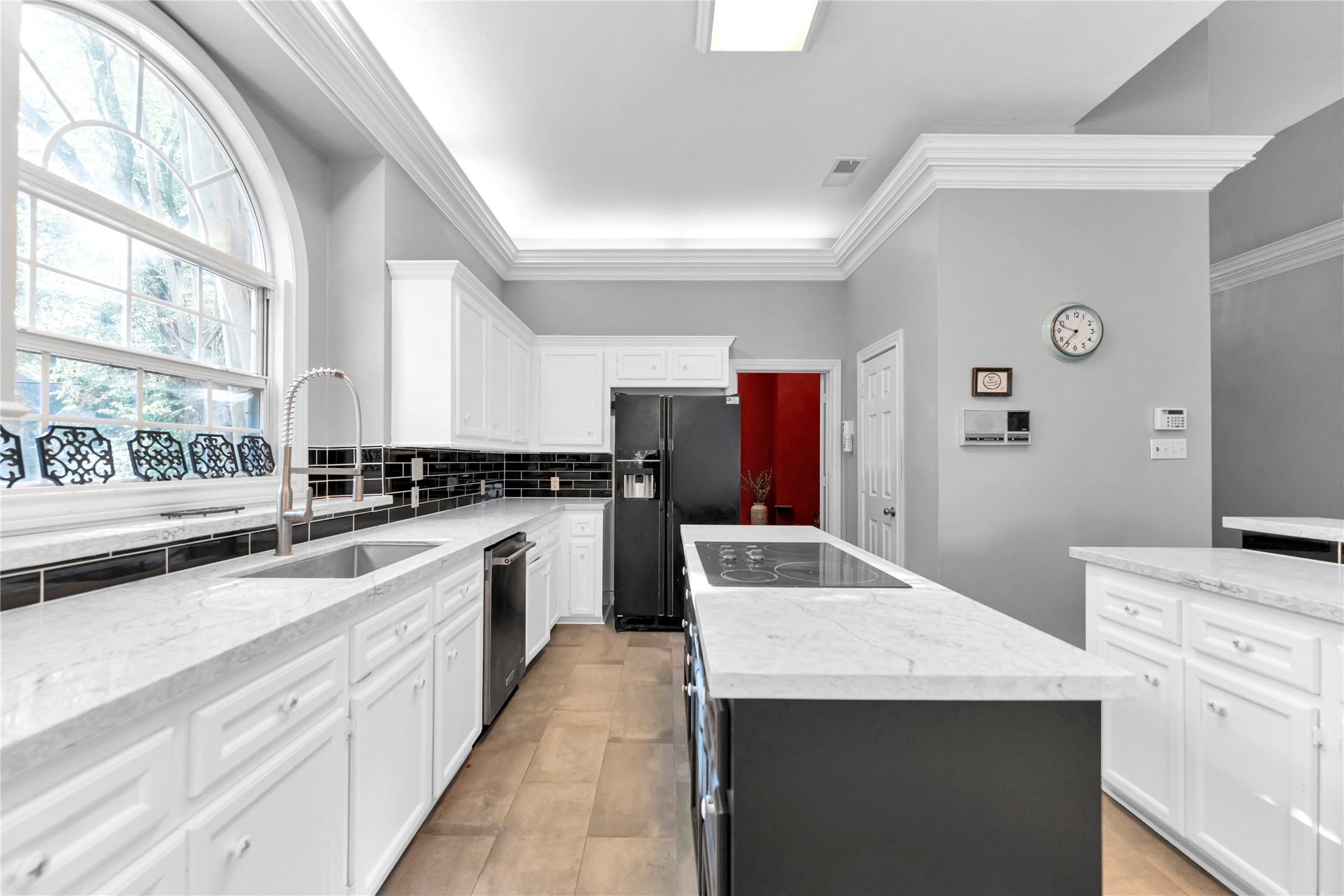 122 E Park Drive Property Photo 14