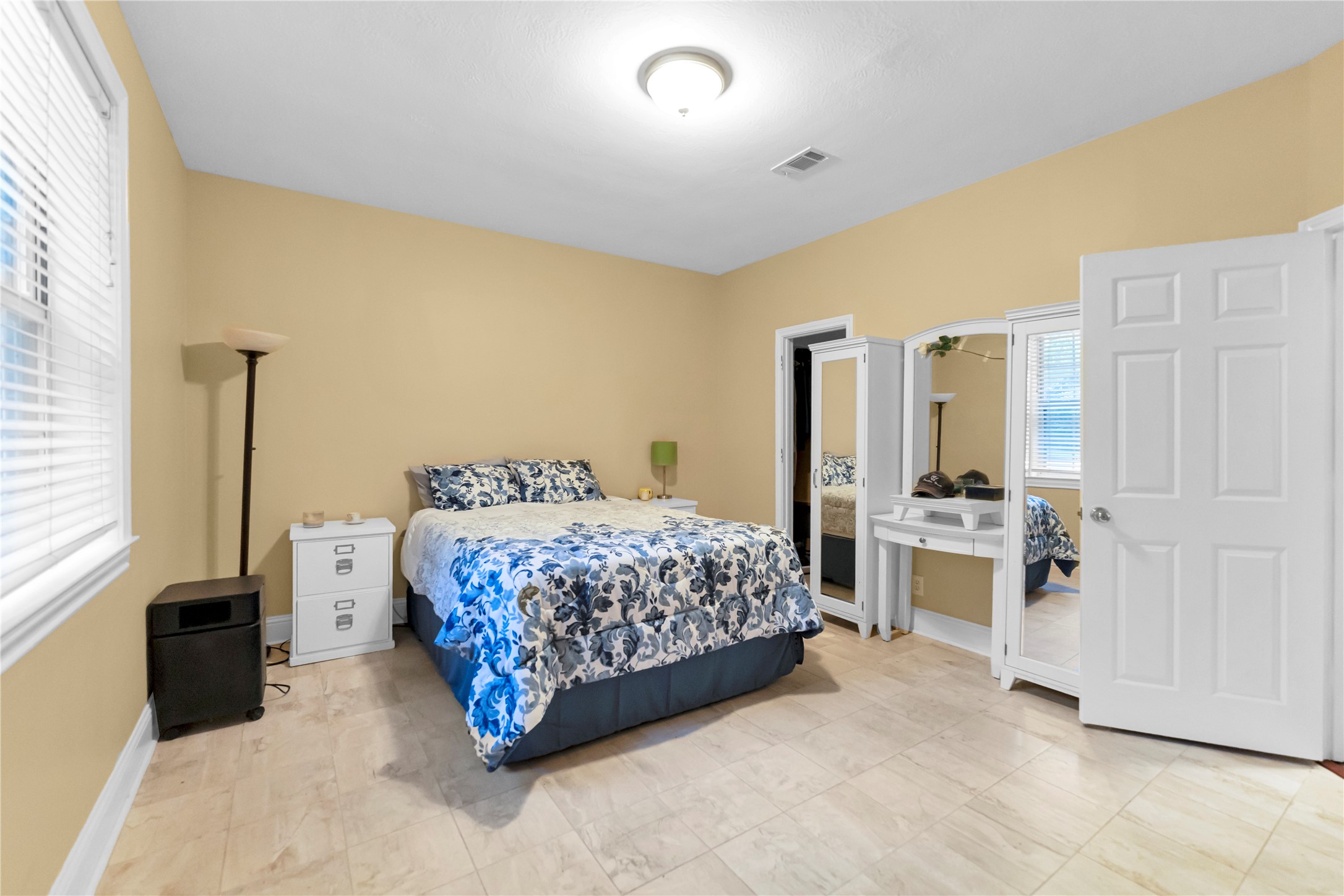 122 E Park Drive Property Photo 26