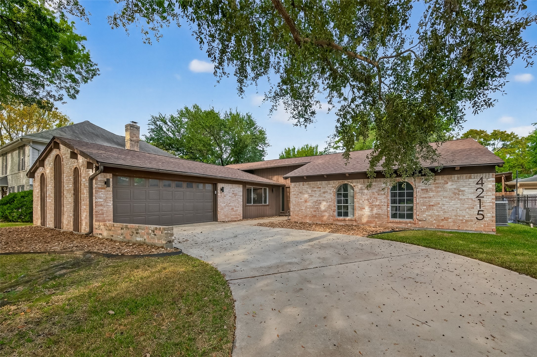 4215 Long Grove Drive Property Photo 1