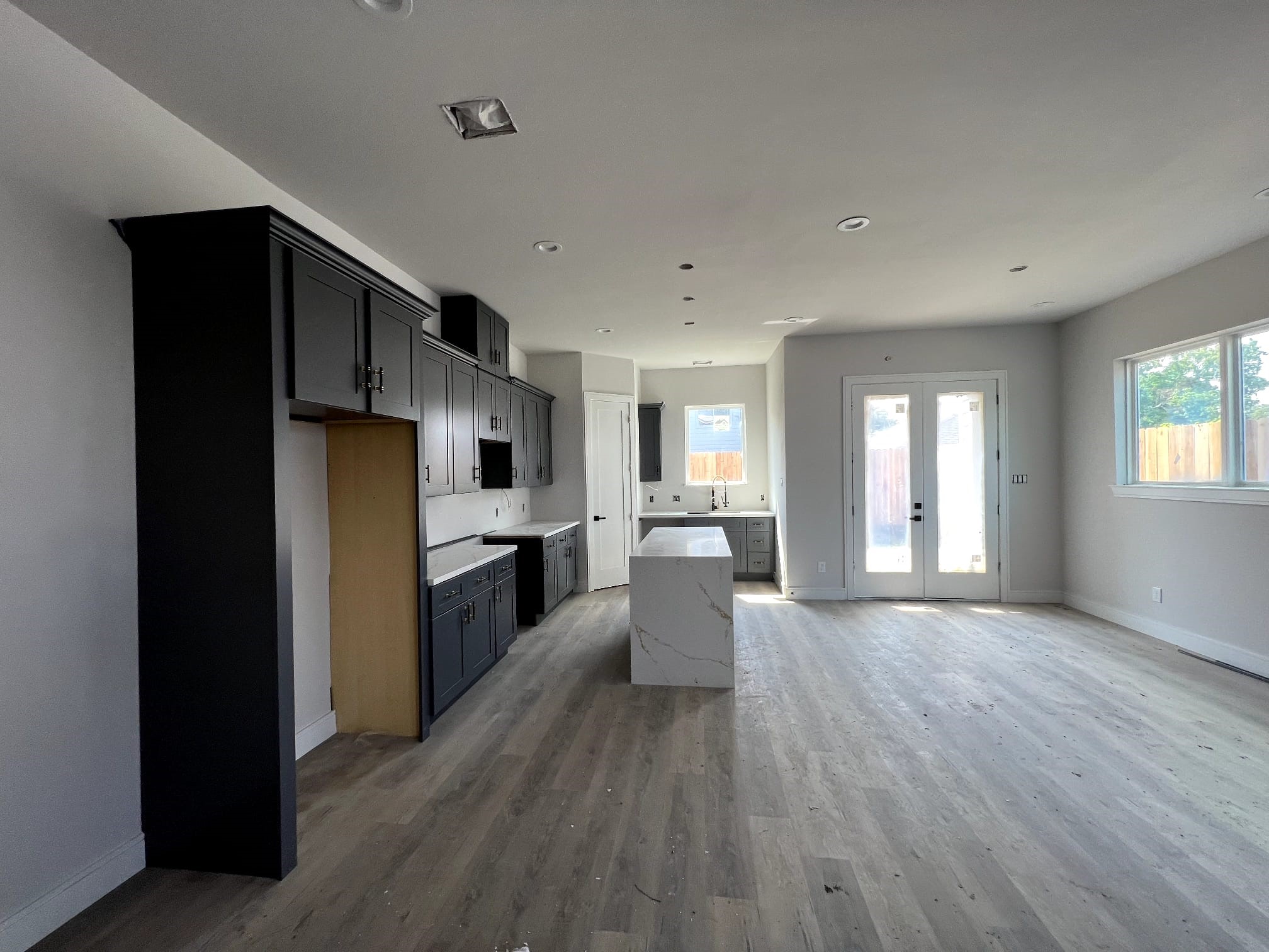 6405 Sidney Street Property Photo 8