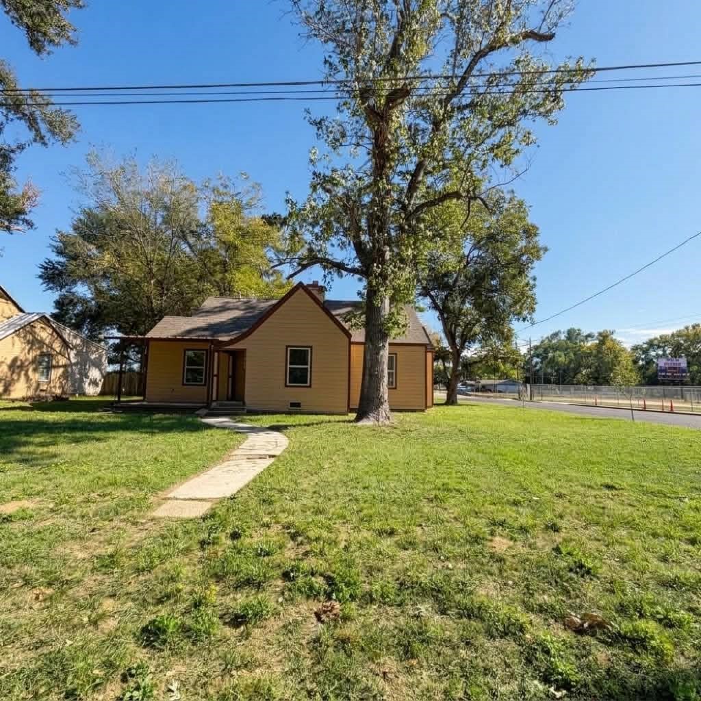 209 Calvert Property Photo 1