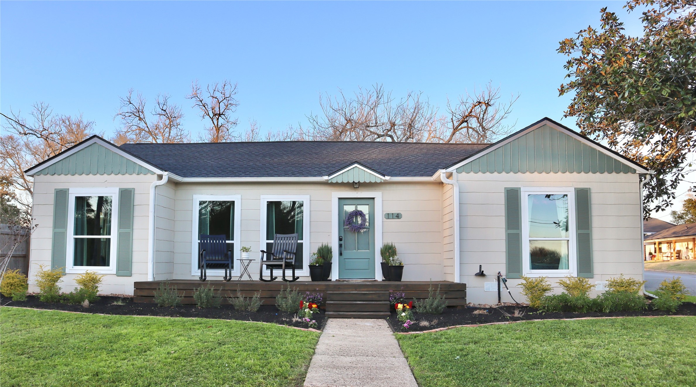 114 E Obryant Street Property Photo