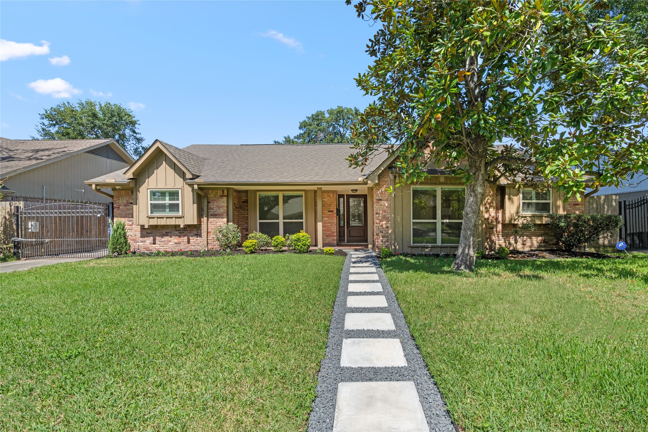 5834 Braesheather Drive Property Photo 1