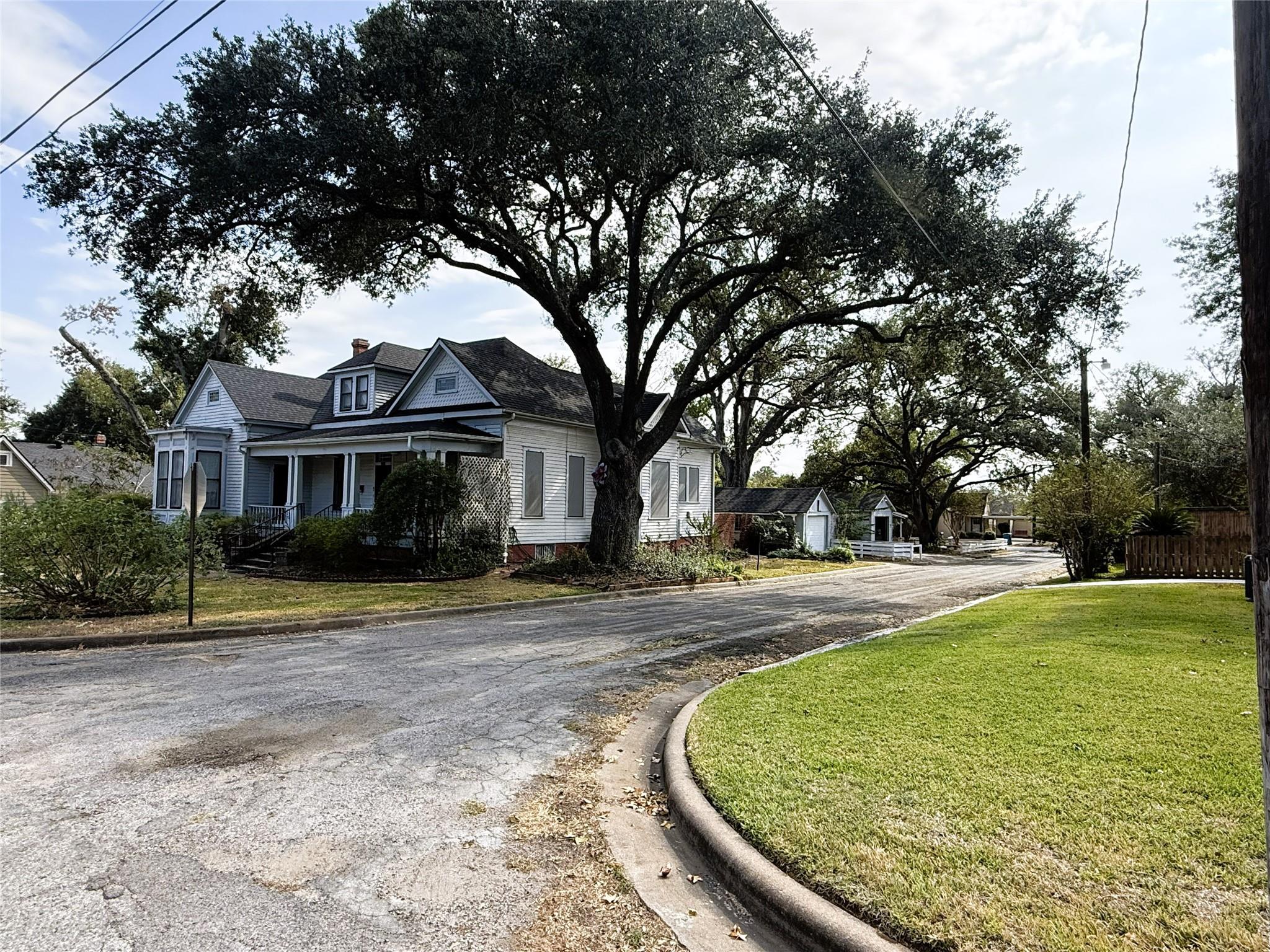303 E Austin Street E, Bellville Tx 77418 Property Photo 35