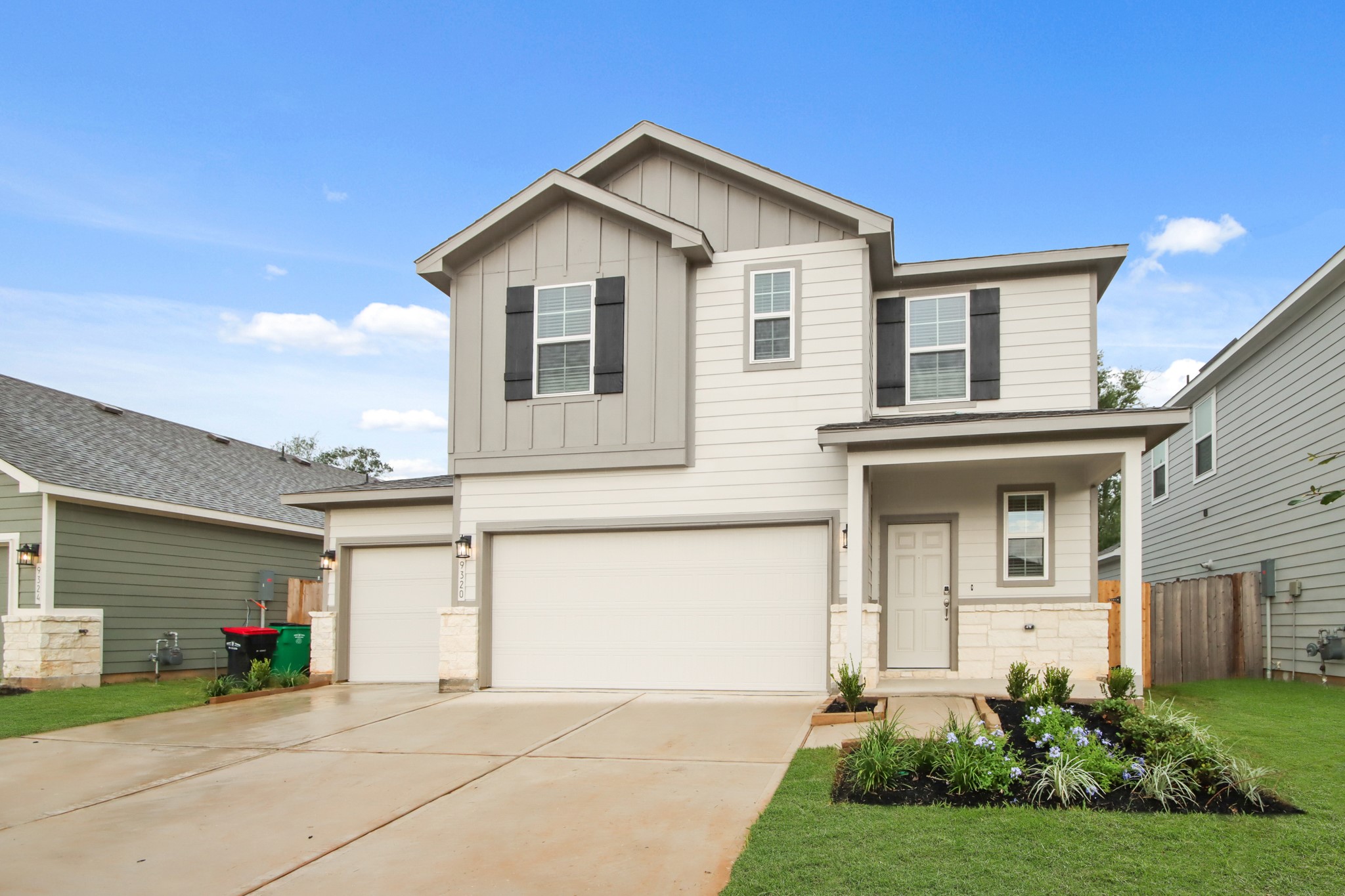 9320 Shady Creek Drive Property Photo 3