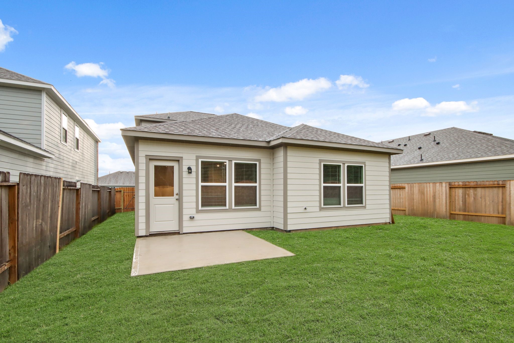 9320 Shady Creek Drive Property Photo 4