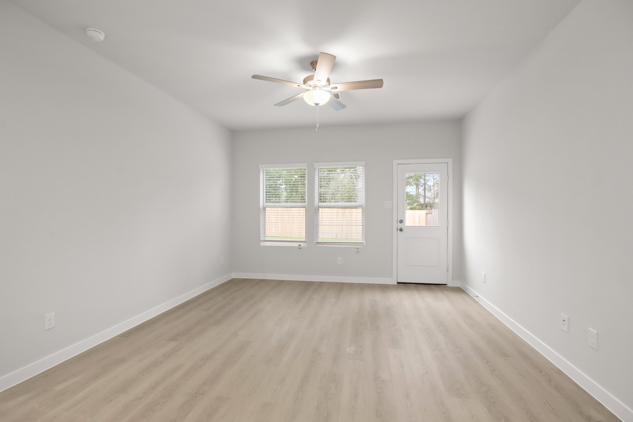 9320 Shady Creek Drive Property Photo 7