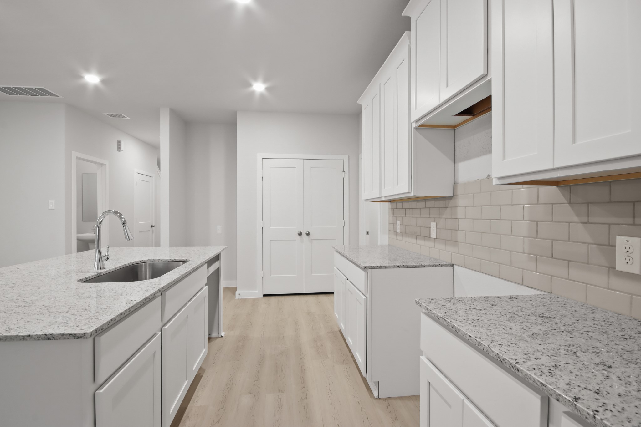 9320 Shady Creek Drive Property Photo 10