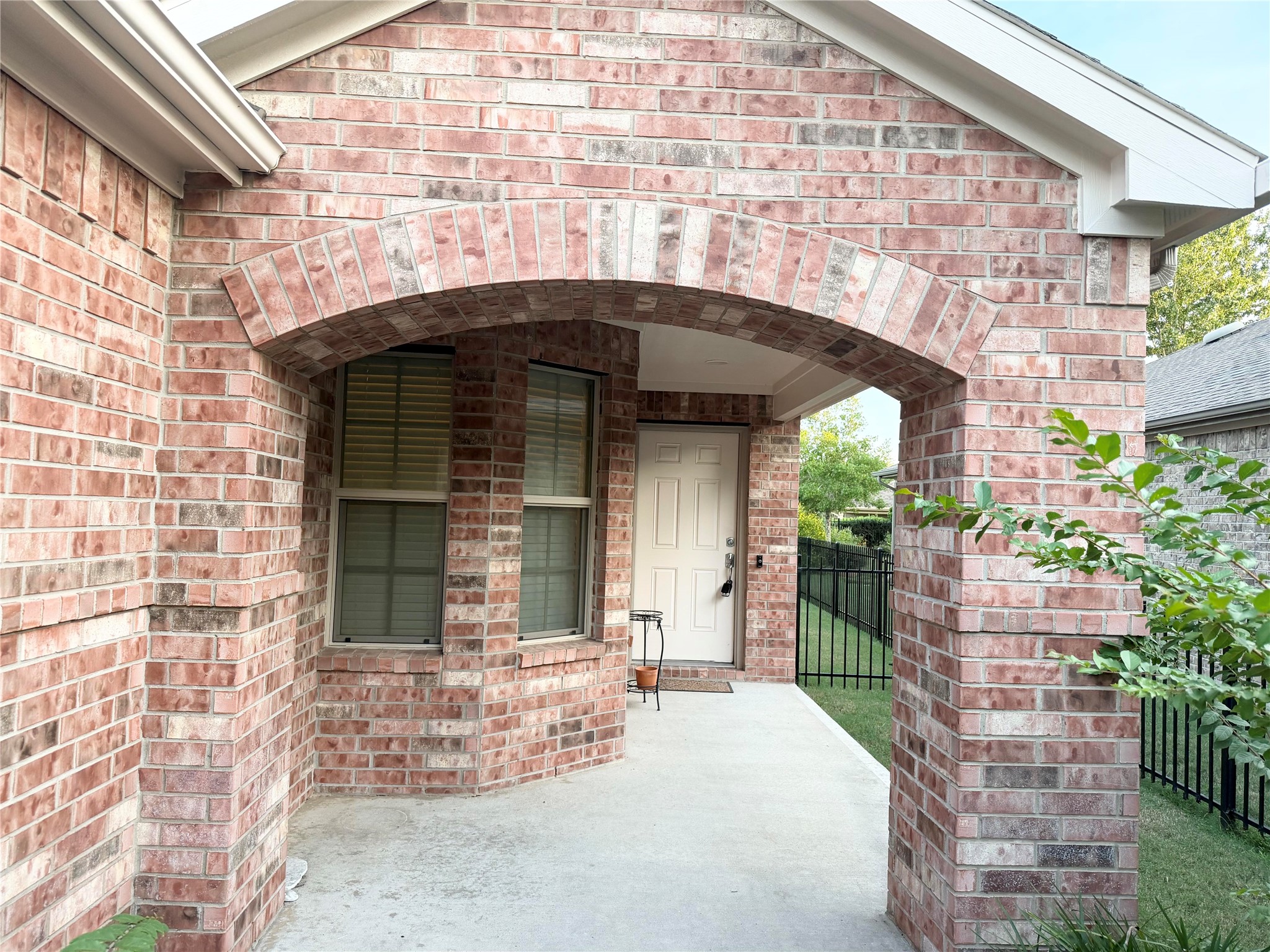 1115 Catalpa Drive Property Photo 2