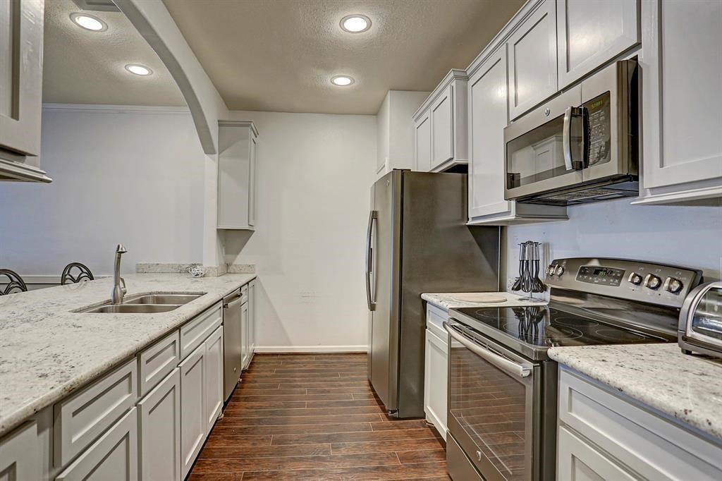 3248 Holly Hall Street 3248 Property Photo 9