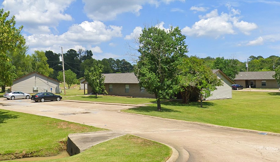 899 Highway 171 S Property Photo 4