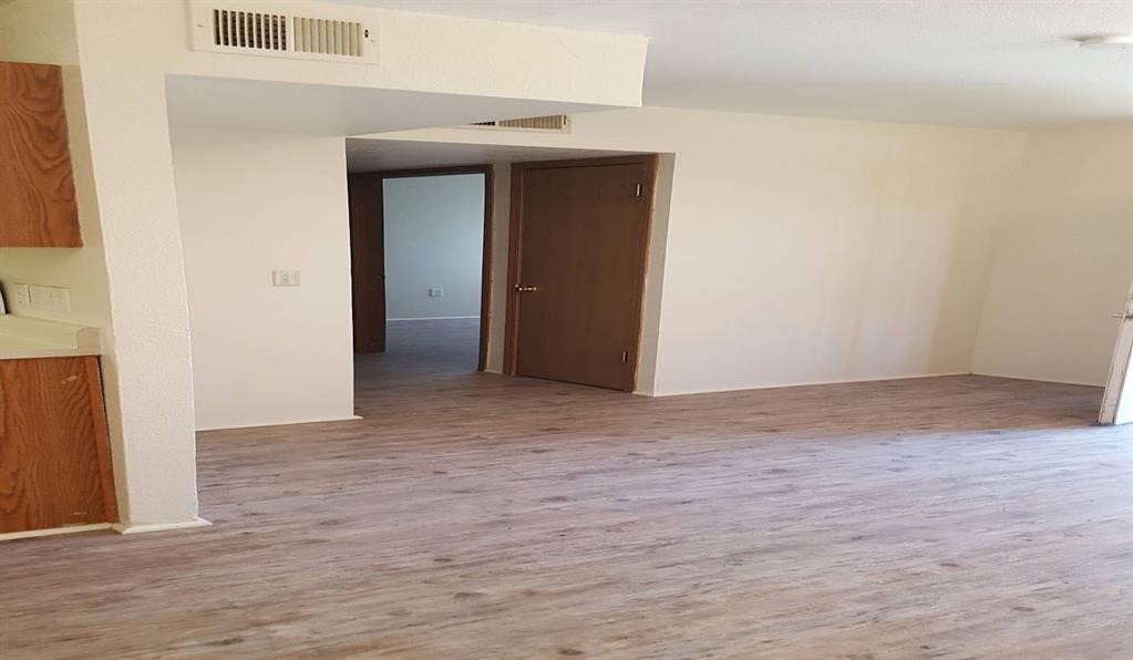 899 Highway 171 S Property Photo 6
