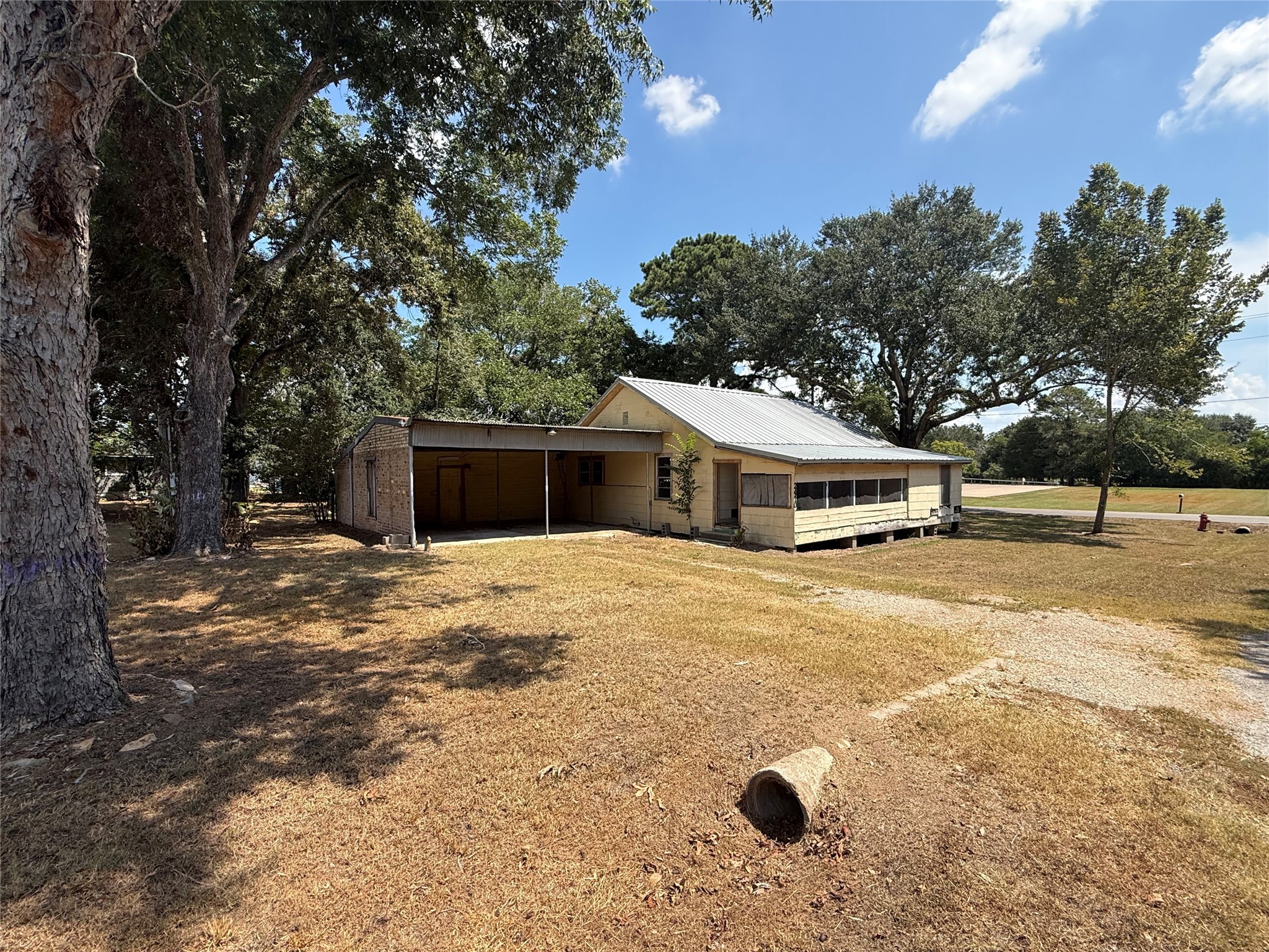 2410 Holly Street Property Photo 10