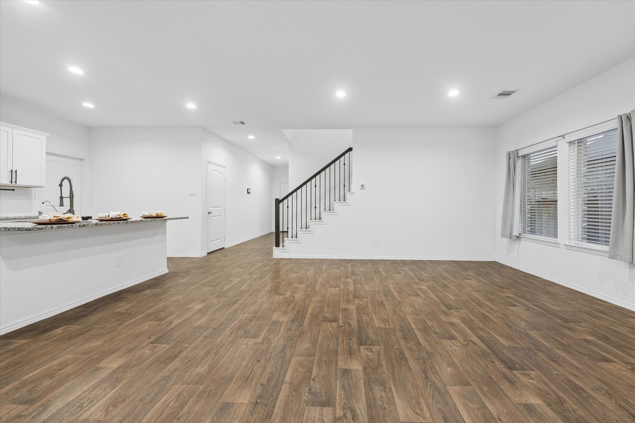 16019 Jordan Meadow Way Property Photo 11