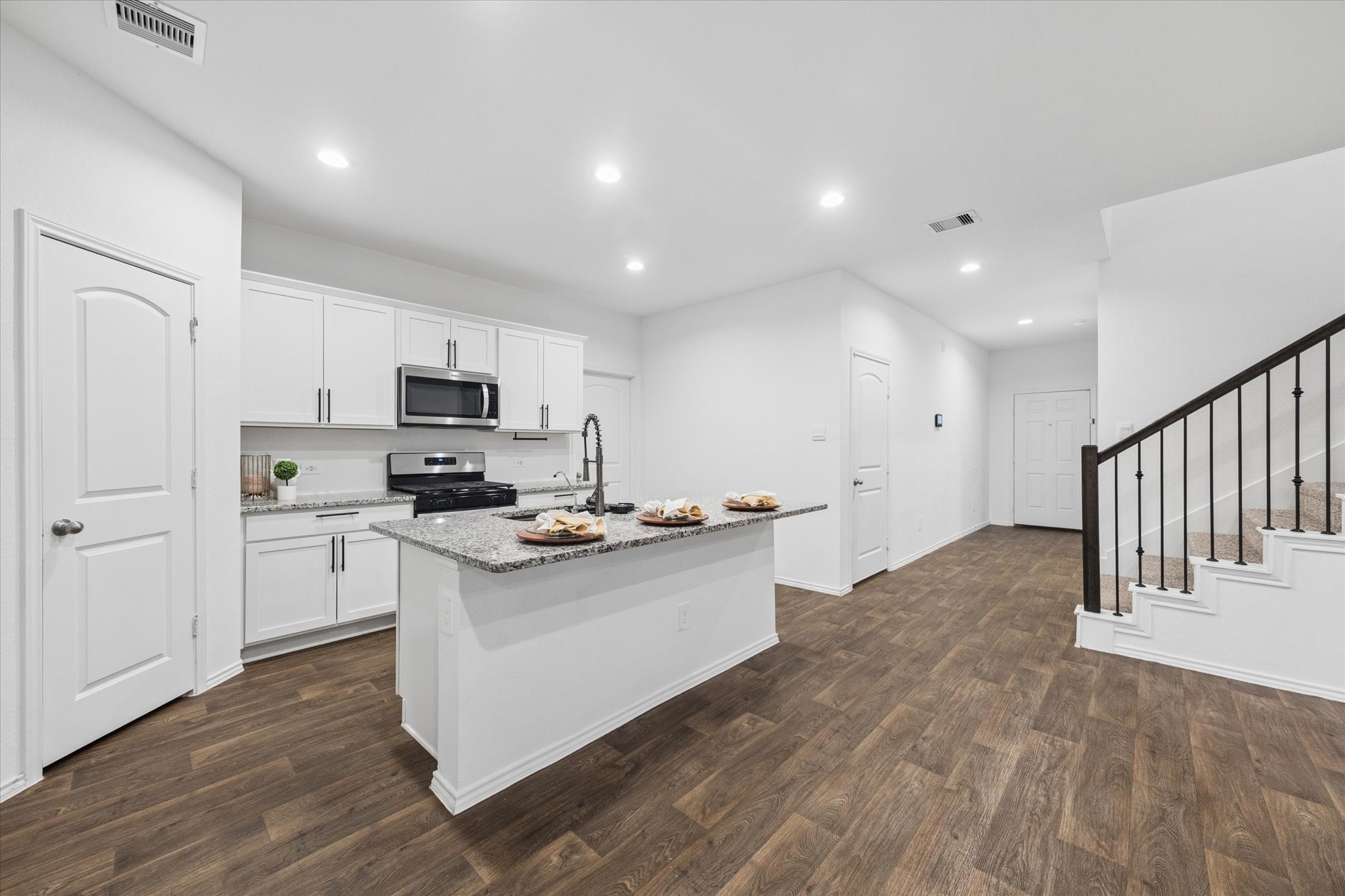 16019 Jordan Meadow Way Property Photo 12