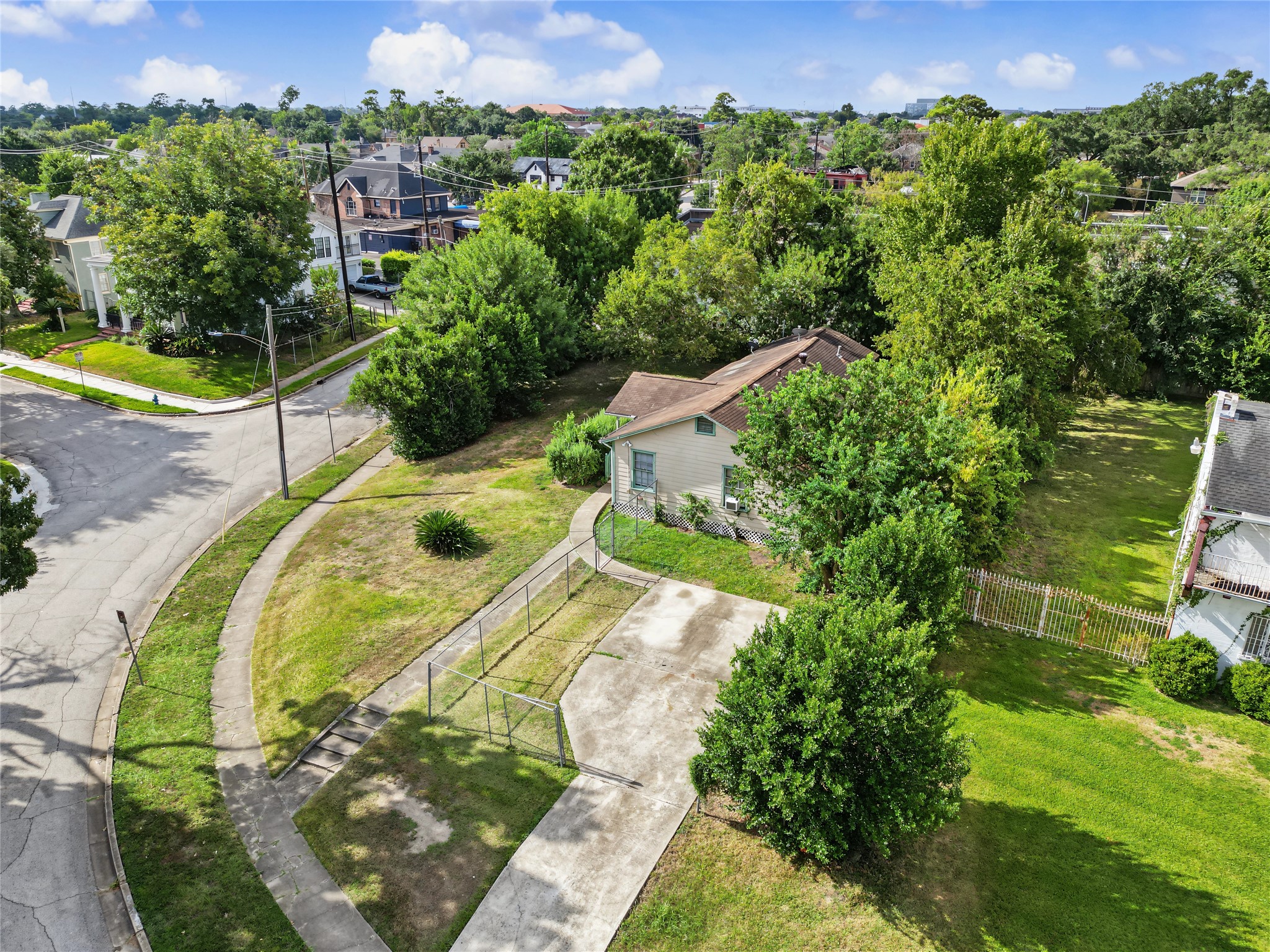5130 Live Oak Street Property Photo 1