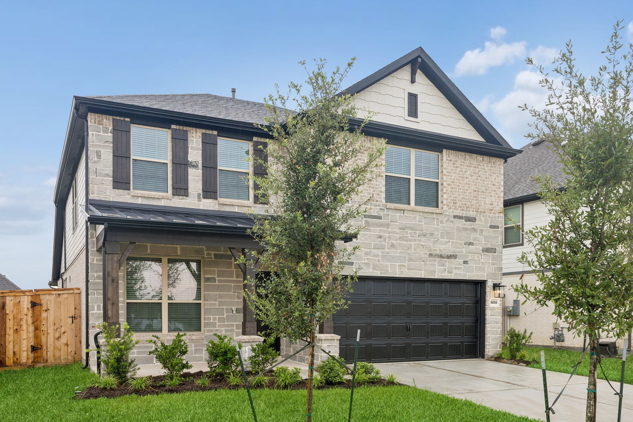 16050 Tangled Vine Lane Property Photo 3