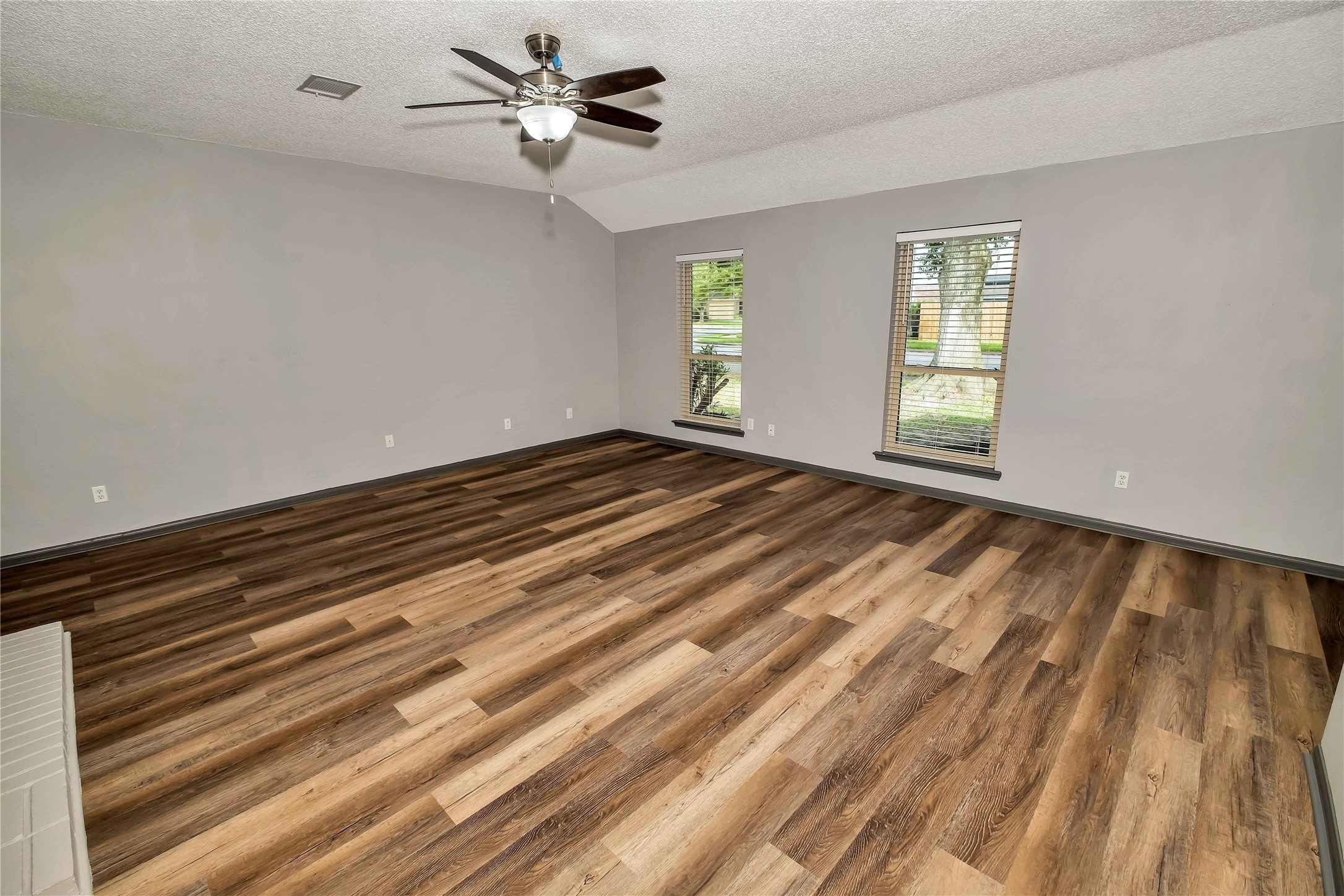 5216 Spring Branch Drive Property Photo 4