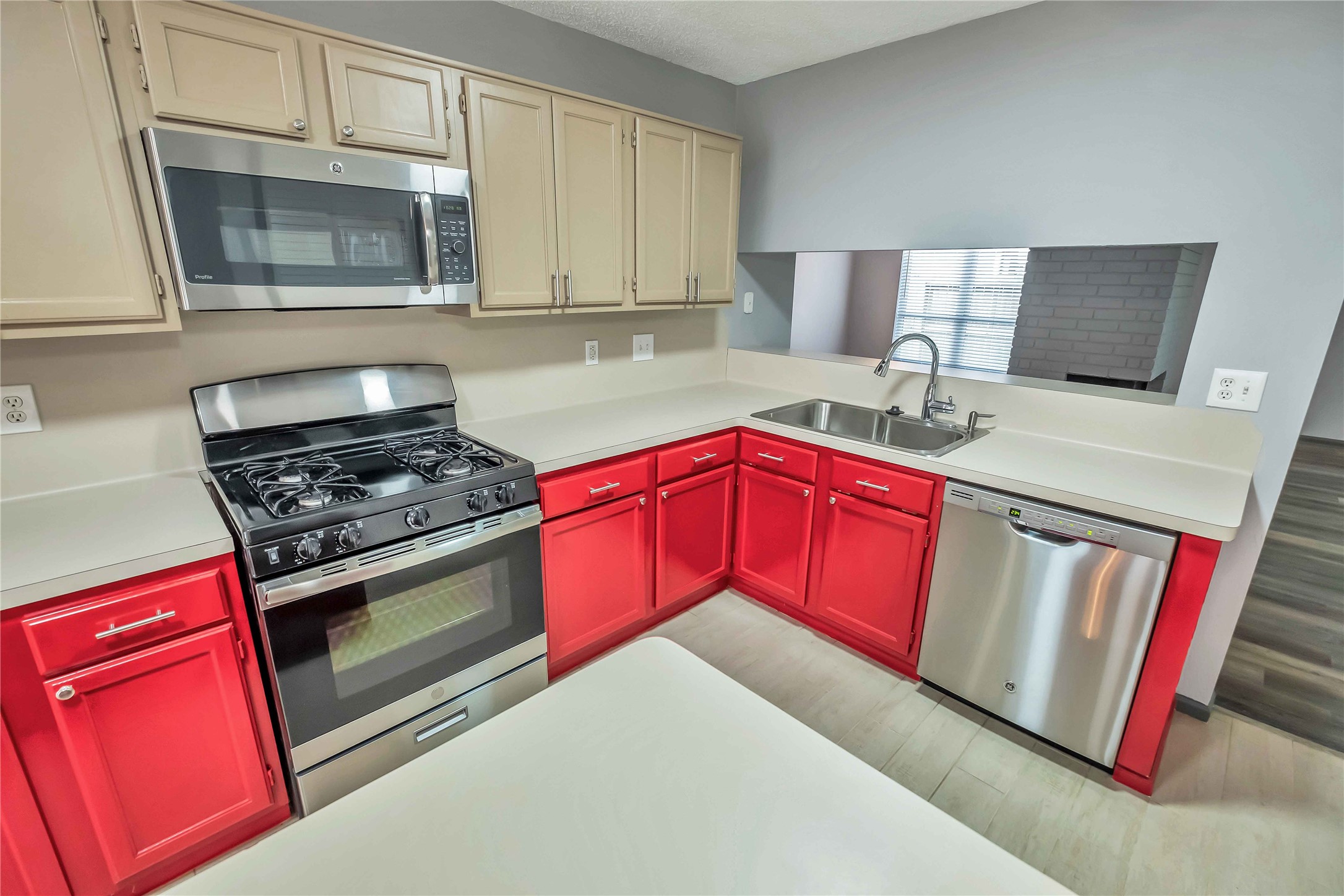 5216 Spring Branch Drive Property Photo 6