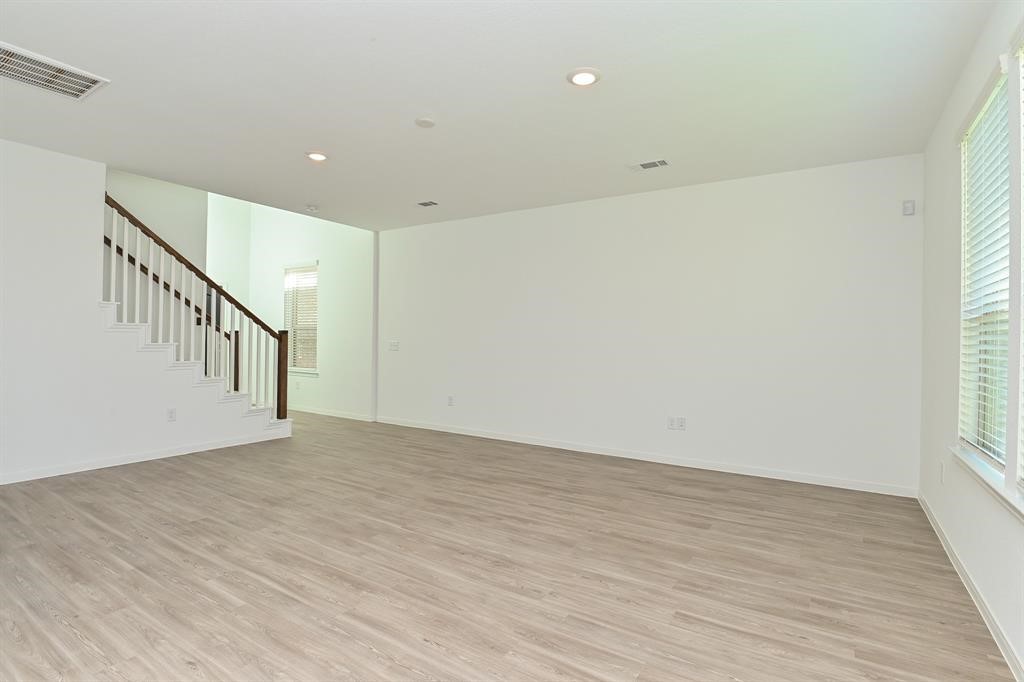 1005 Greenshank Drive Property Photo 4