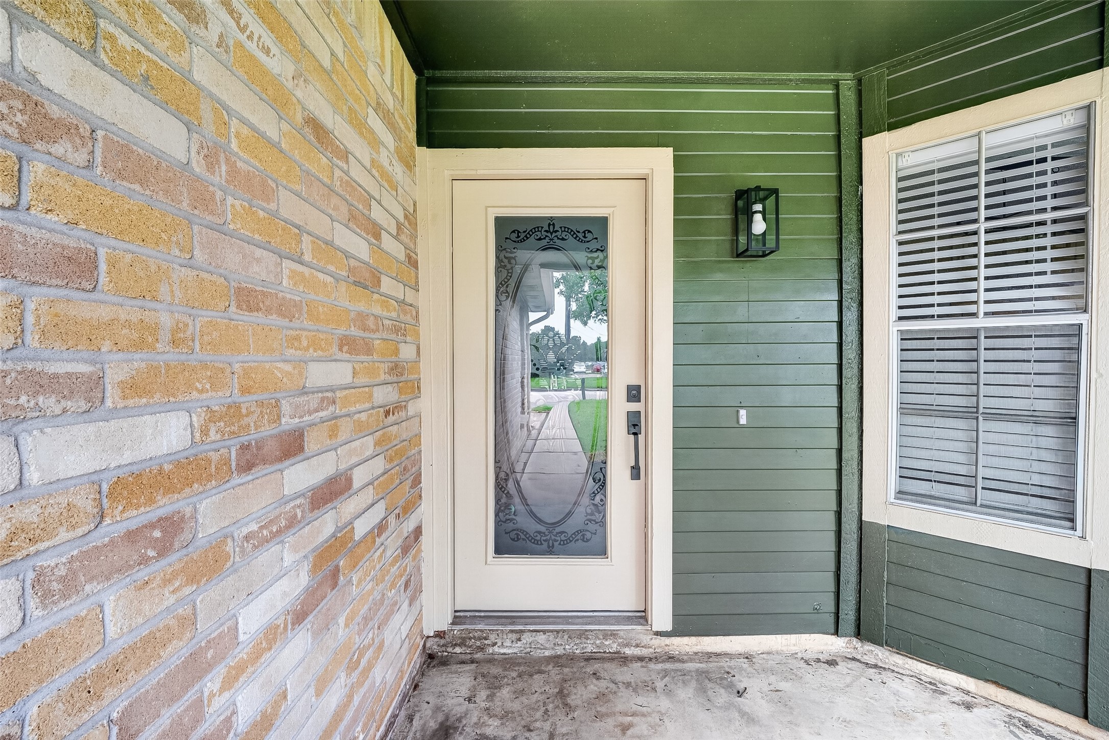 1011 Memorial Glen Drive Property Photo 6