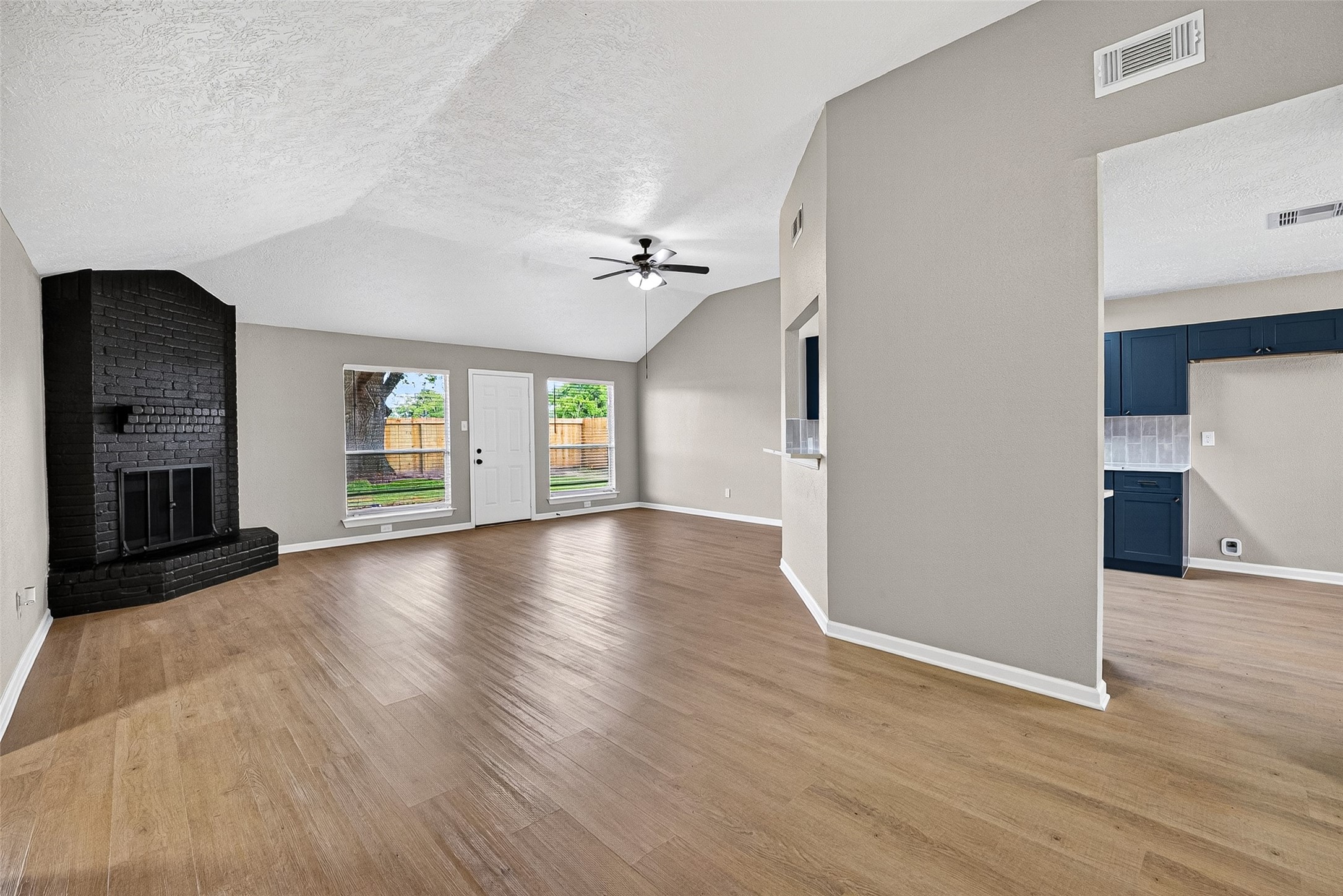 1011 Memorial Glen Drive Property Photo 18