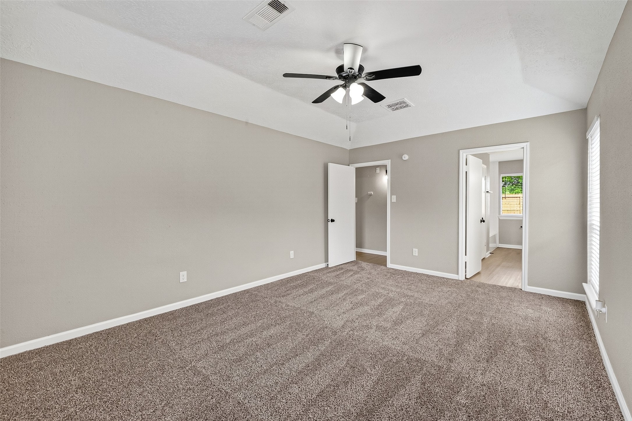 1011 Memorial Glen Drive Property Photo 22