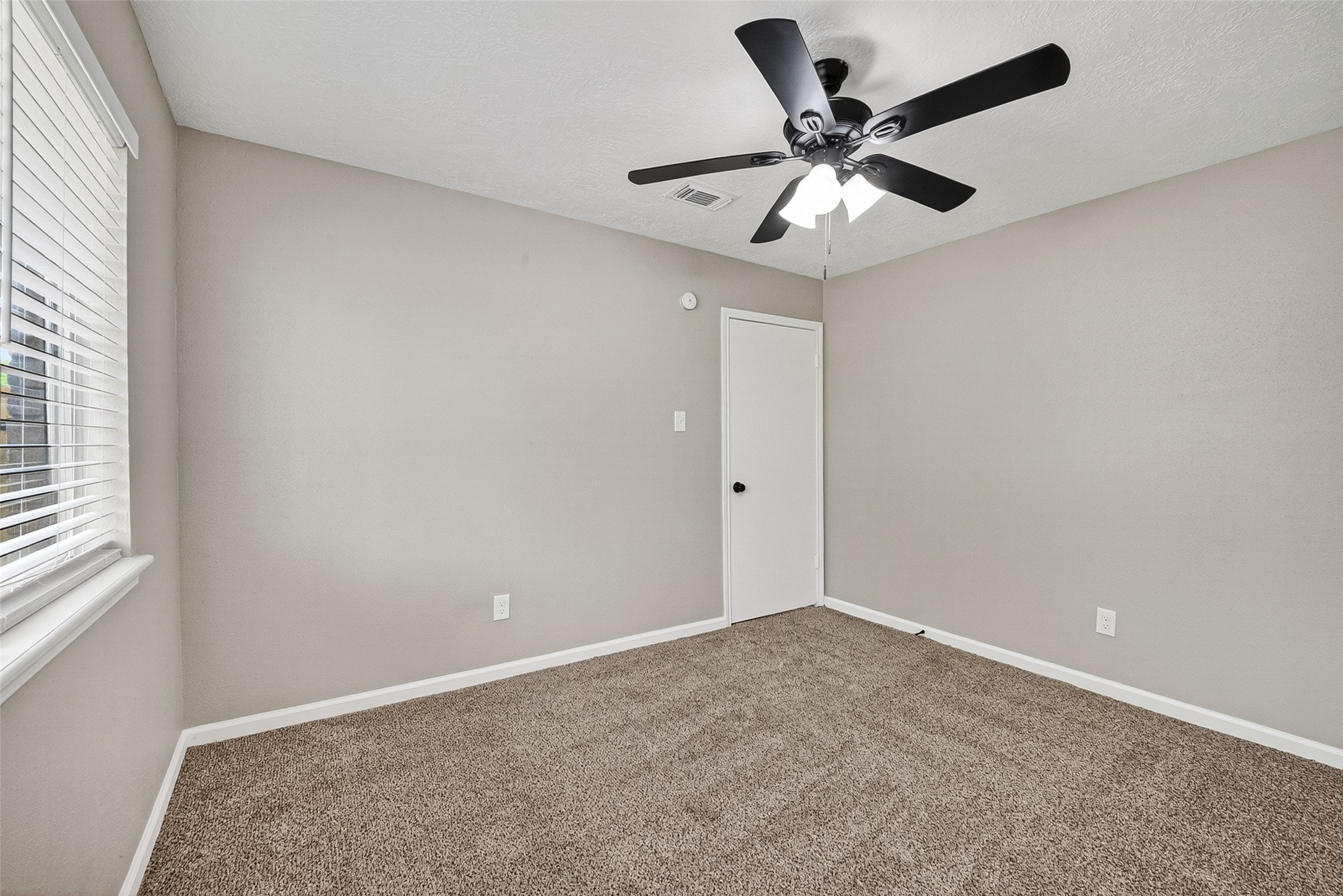 1011 Memorial Glen Drive Property Photo 28