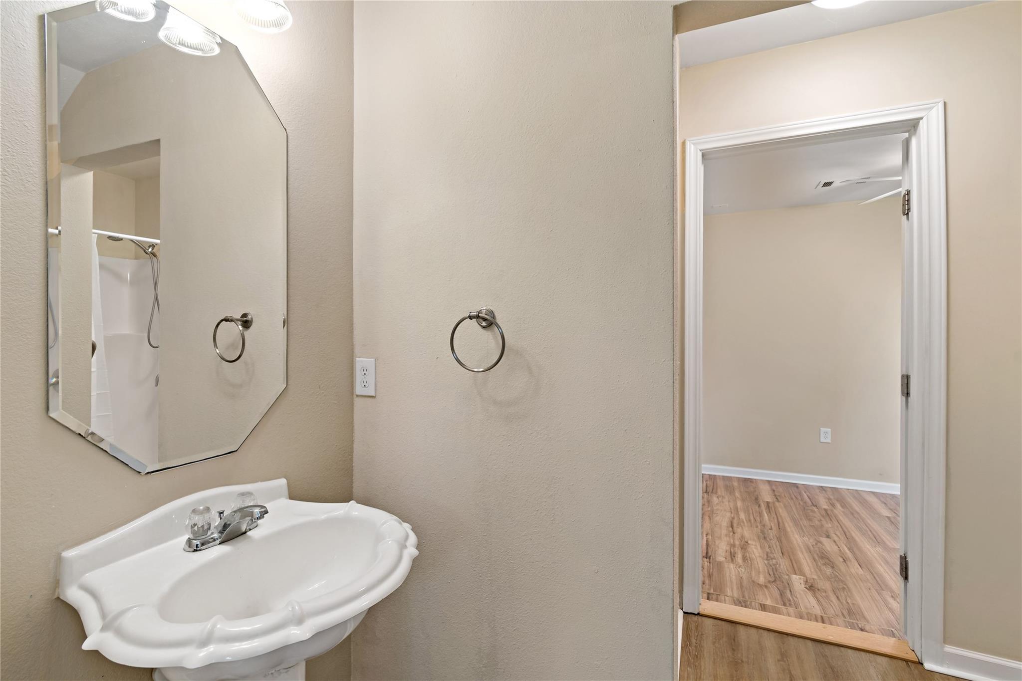 13111 Royal Bell Court, Houston Tx 77047 Property Photo 9
