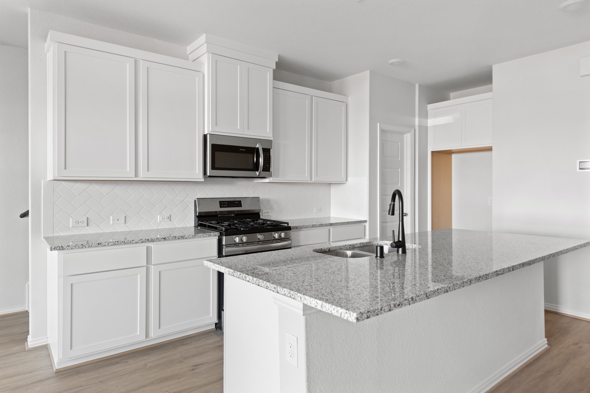 27806 Western Creek Court Property Photo 6