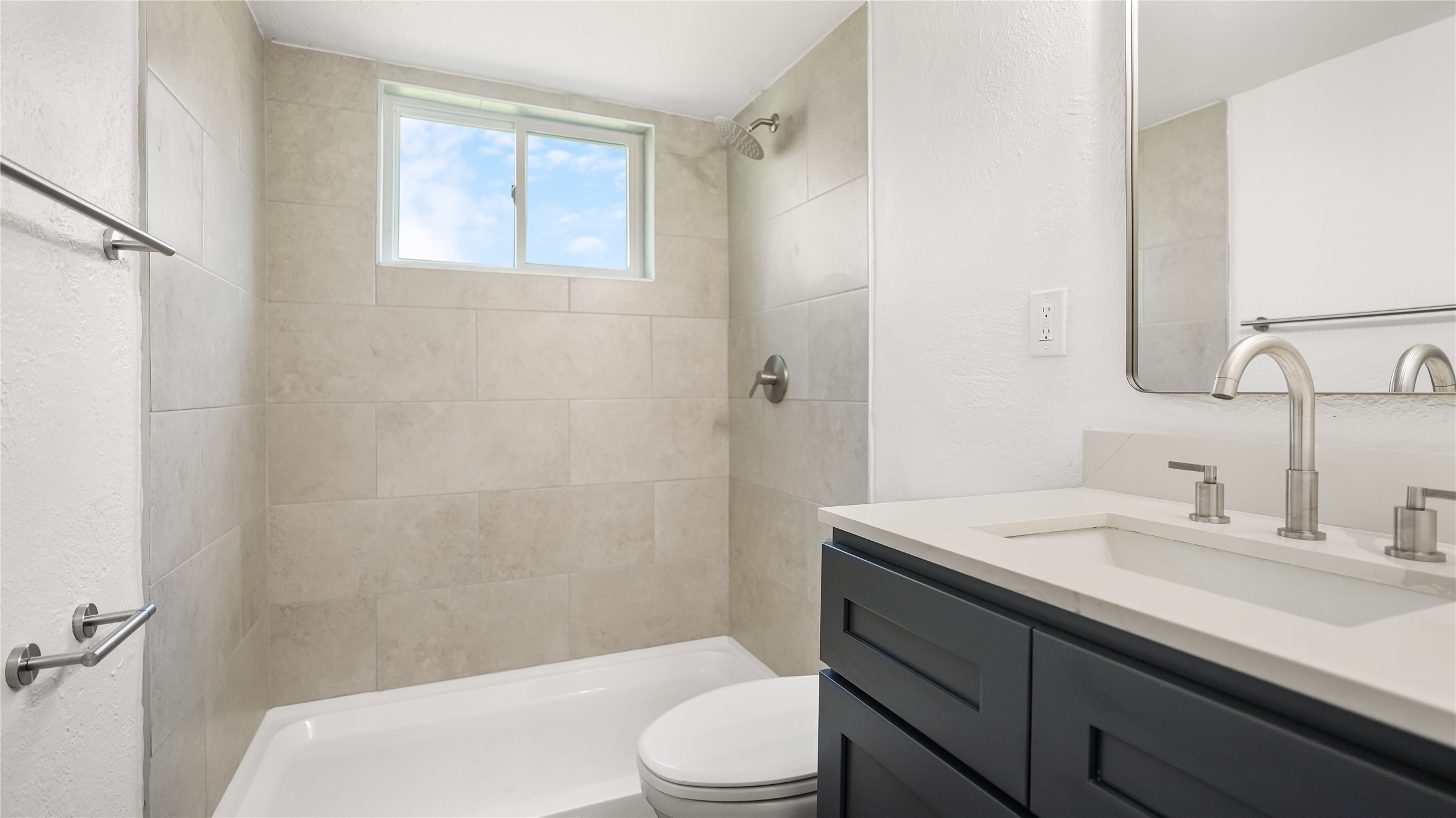 2819 Berry Street Property Photo 10