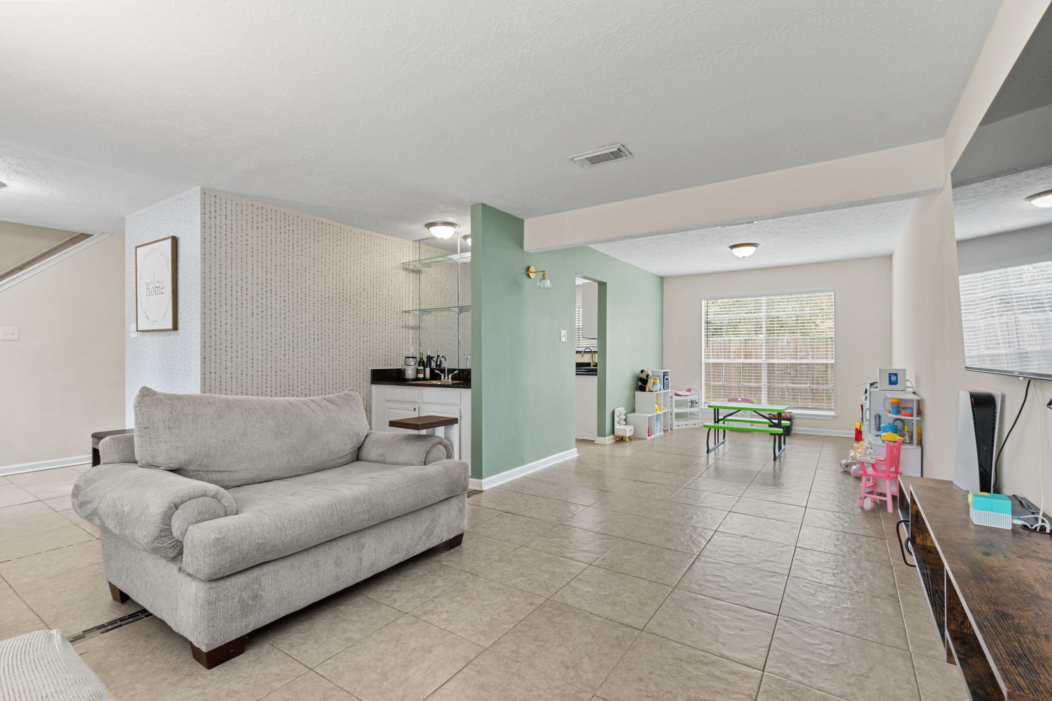 1323 Cowden Court Property Photo 4