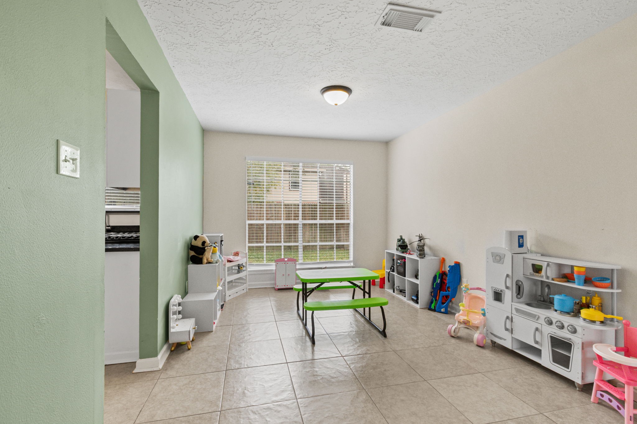 1323 Cowden Court Property Photo 6