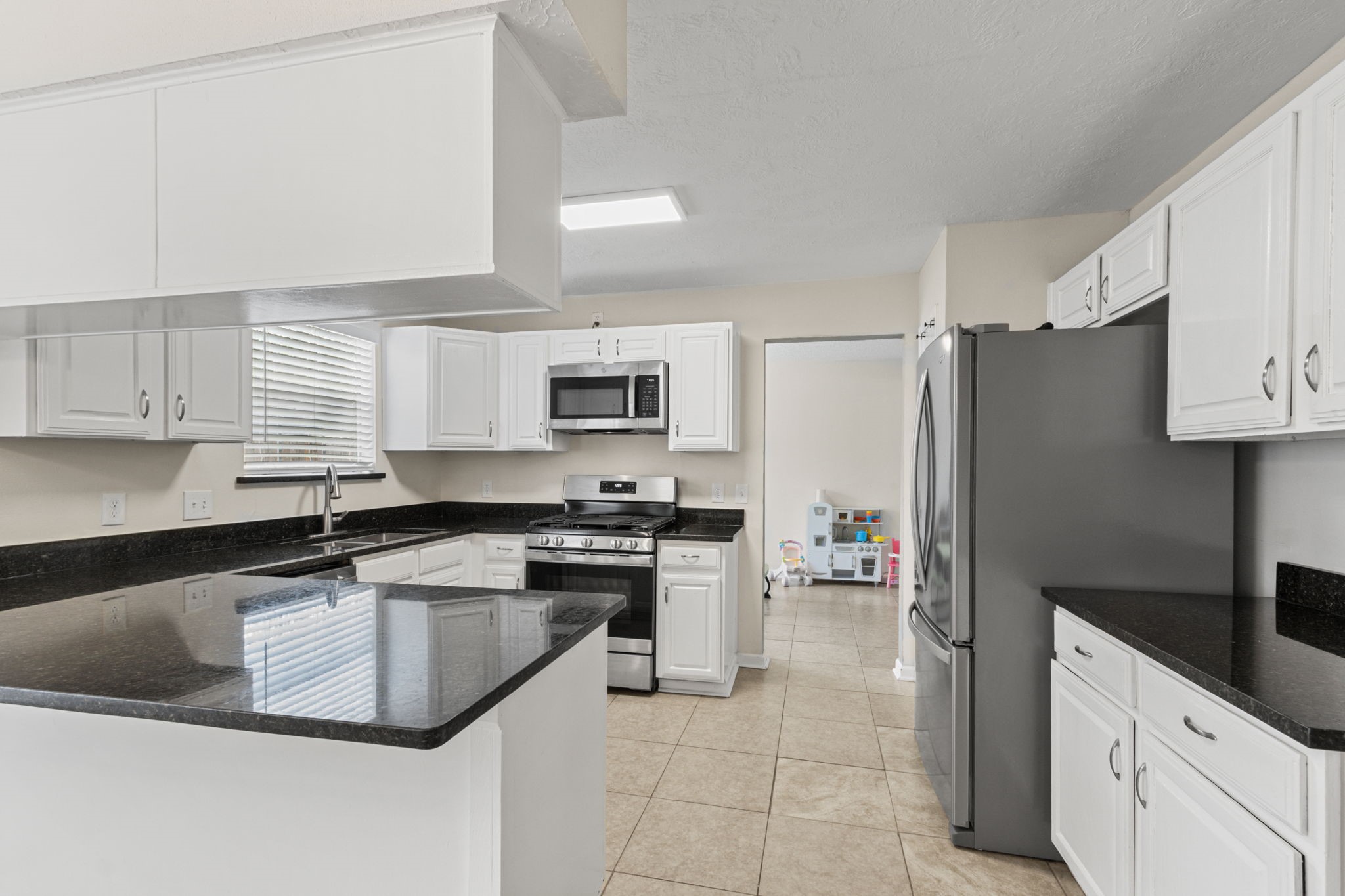 1323 Cowden Court Property Photo 8