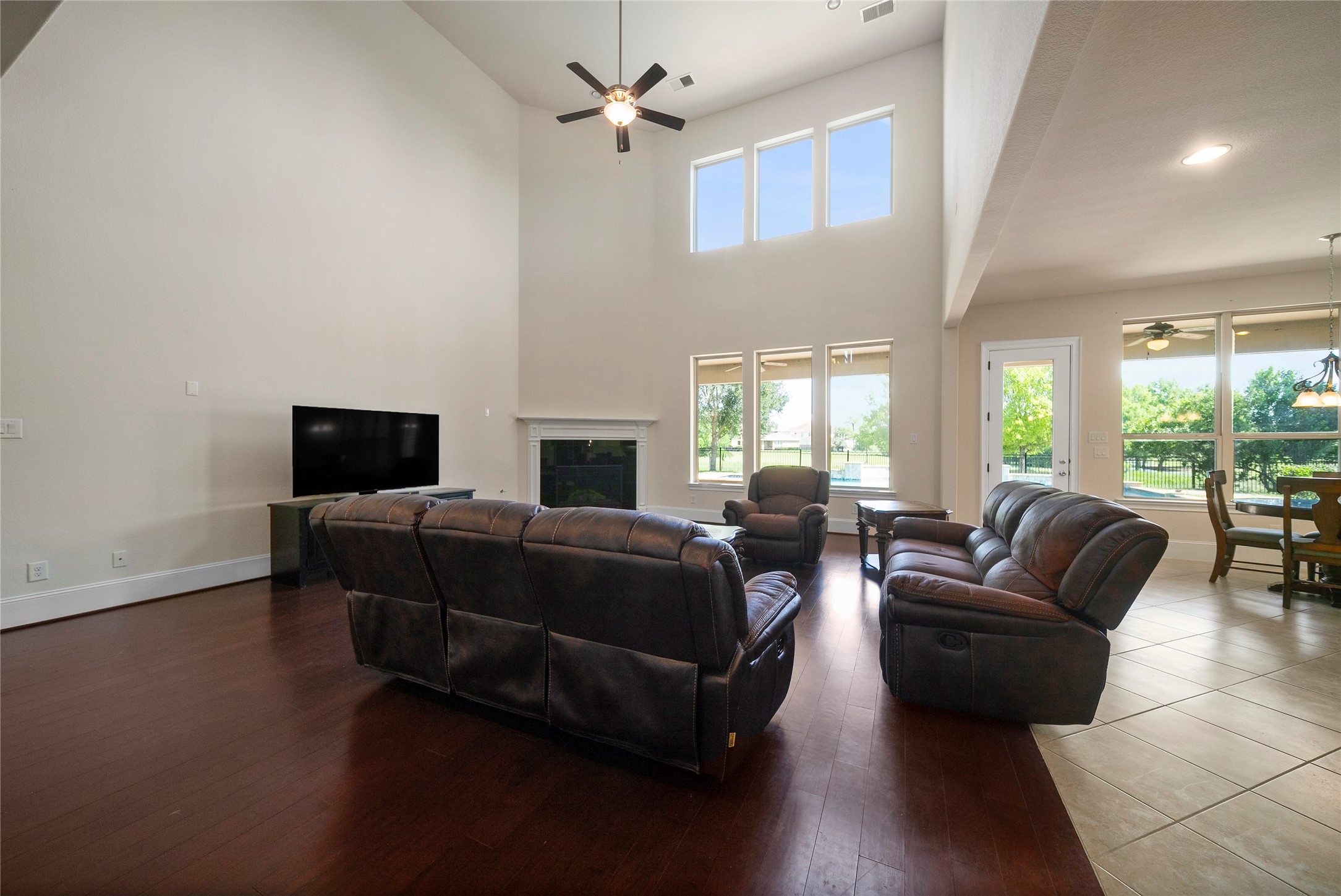 5014 Harvest Chase Lane Property Photo 8