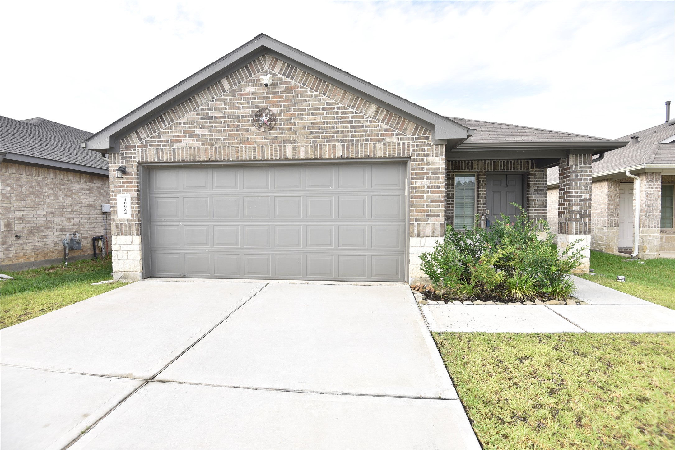 16684 Lonely Pines Drive Property Photo 2