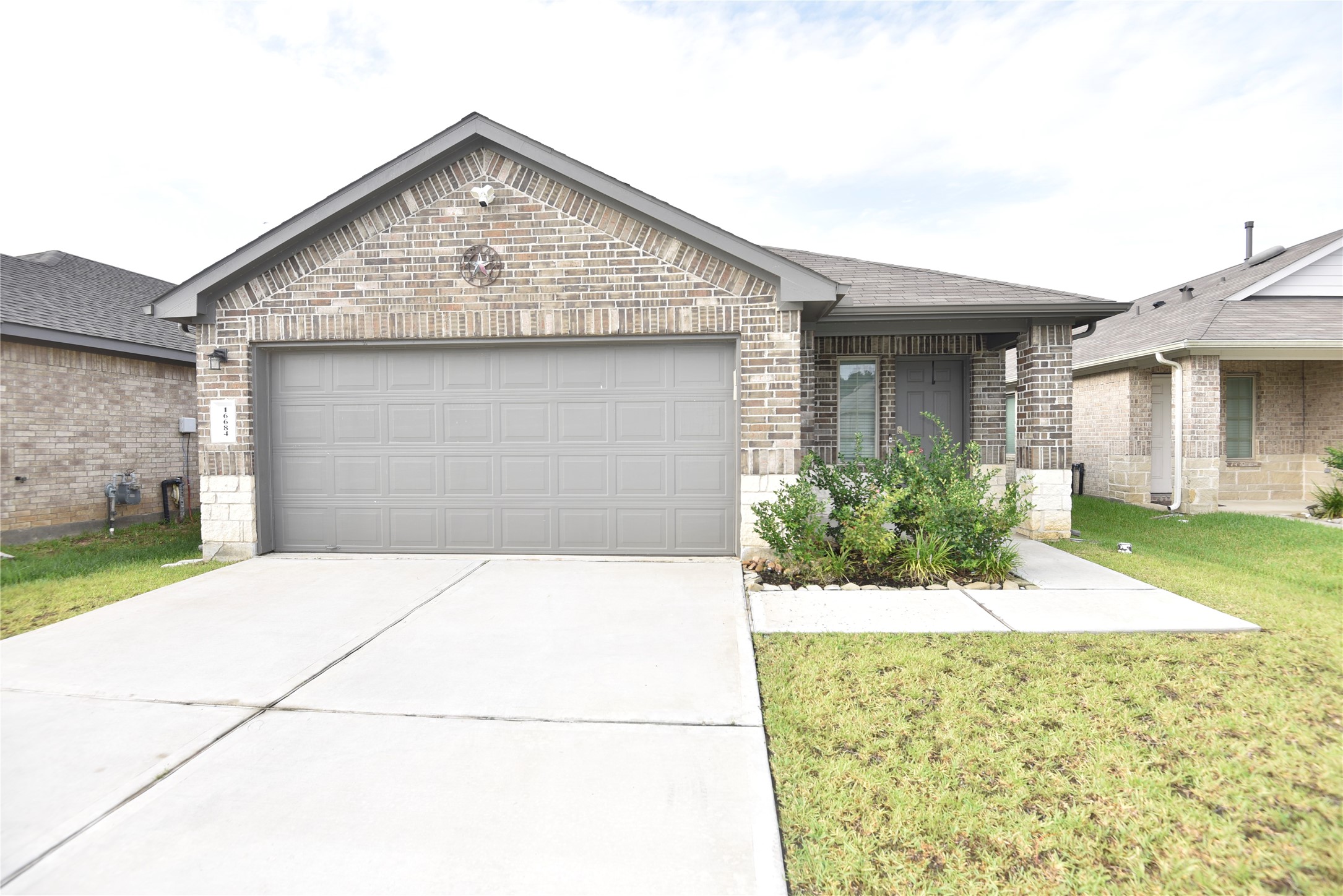 16684 Lonely Pines Drive Property Photo 3