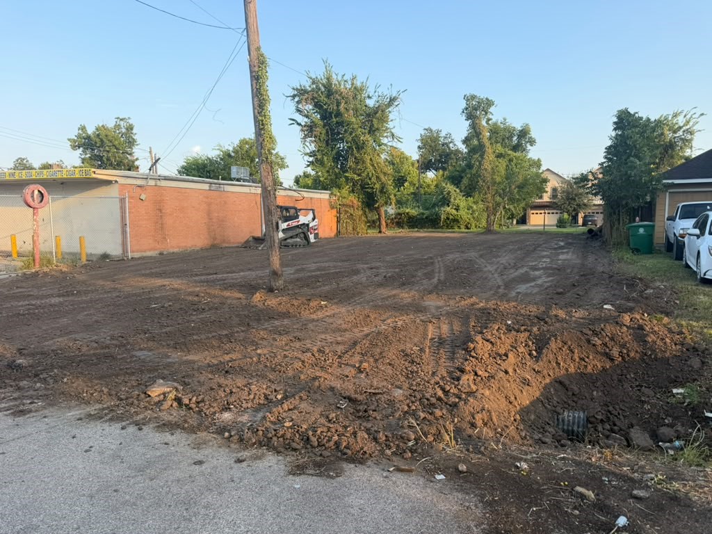 414 E 40th 1/2 Street Property Photo 4