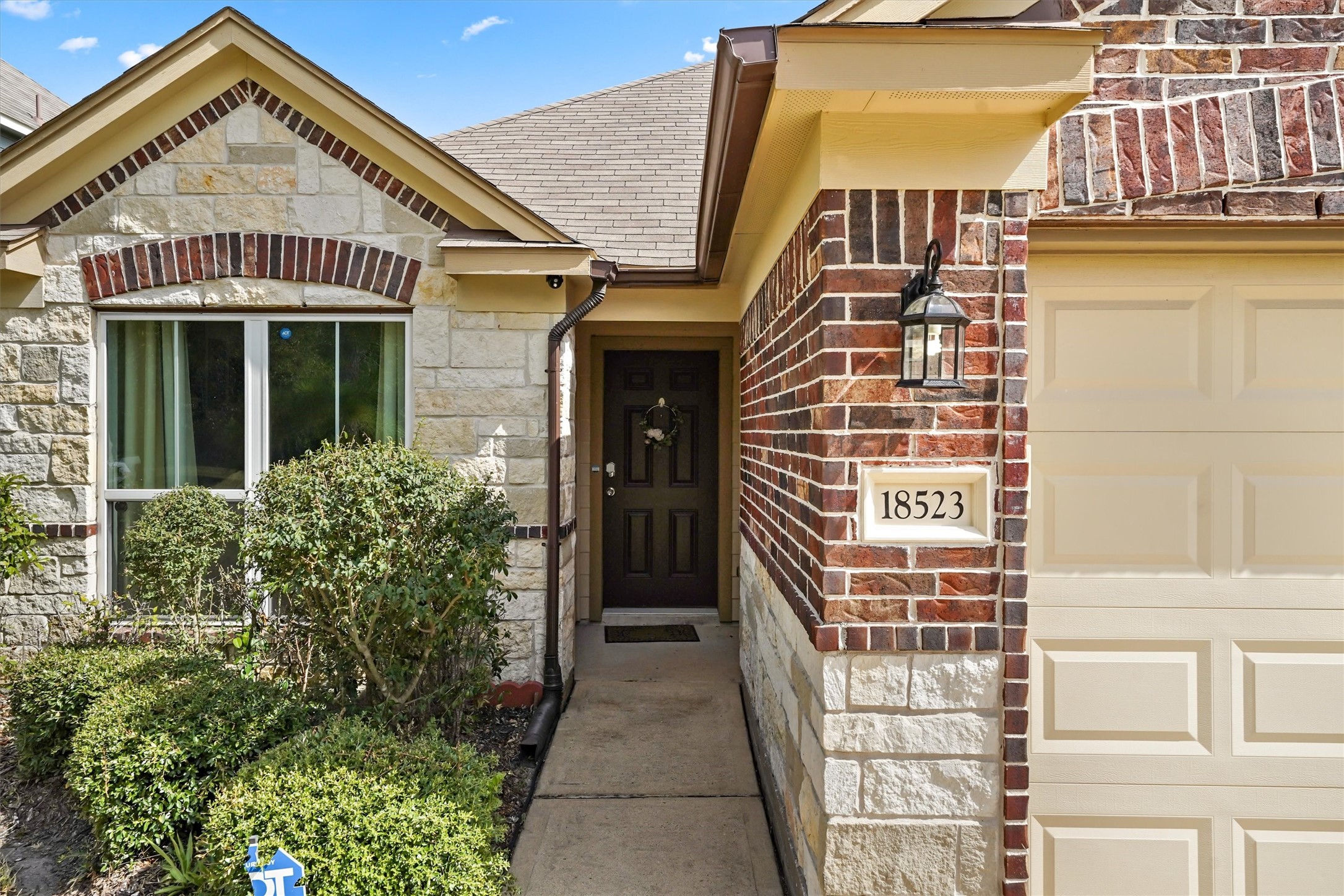 18523 Windy Stone Drive Property Photo 3