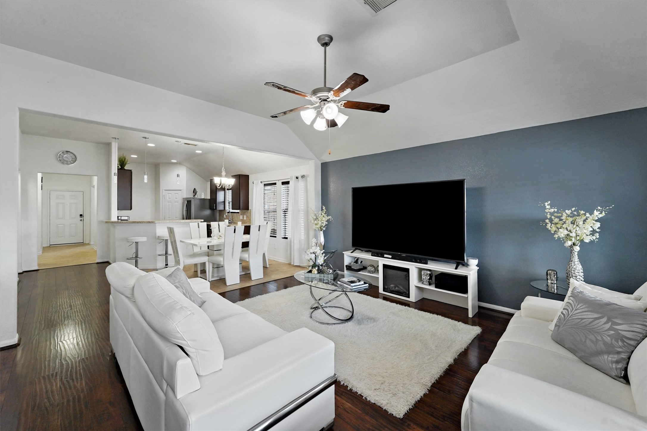 18523 Windy Stone Drive Property Photo 13
